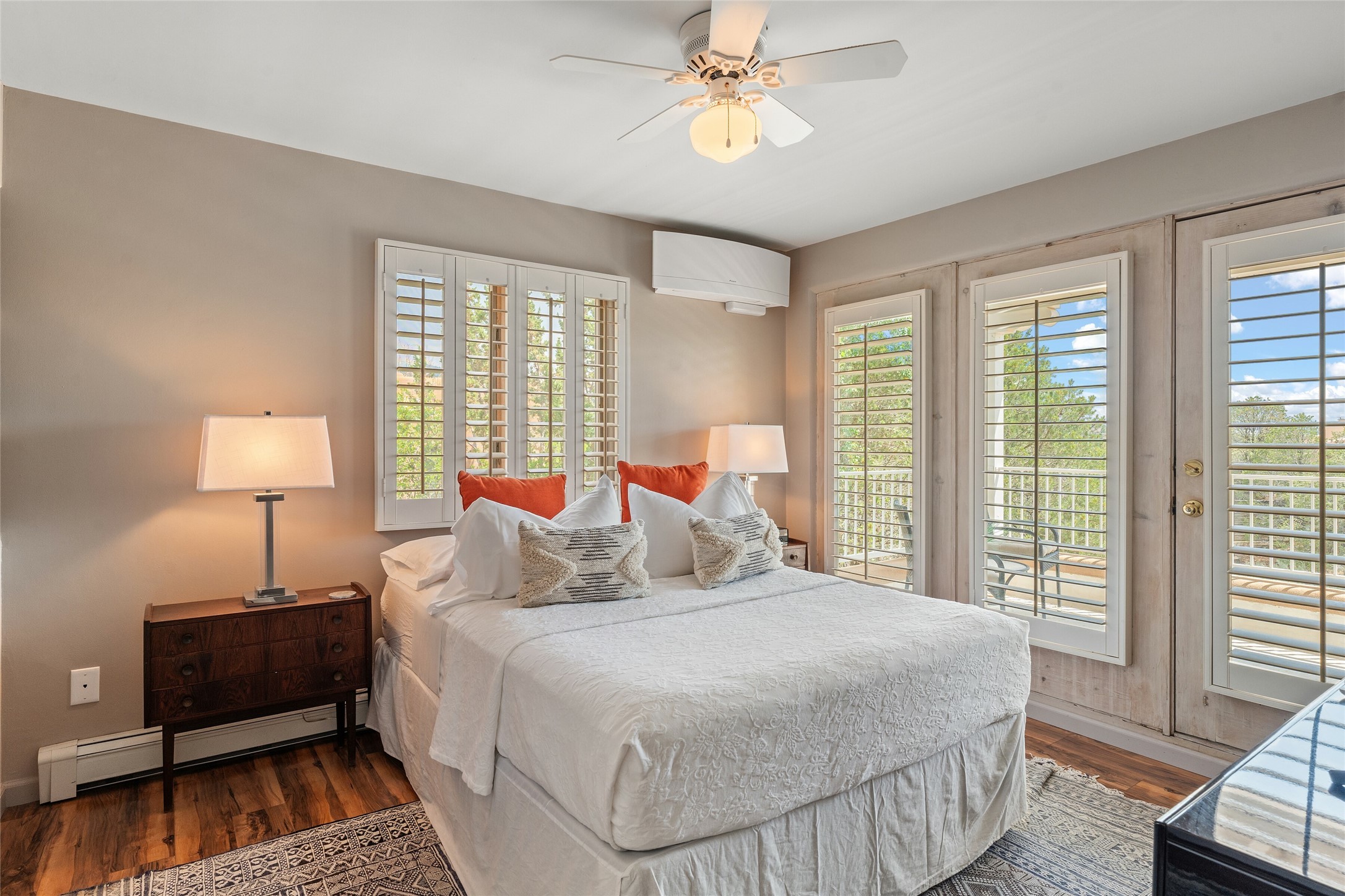 225 Valle Del Sol