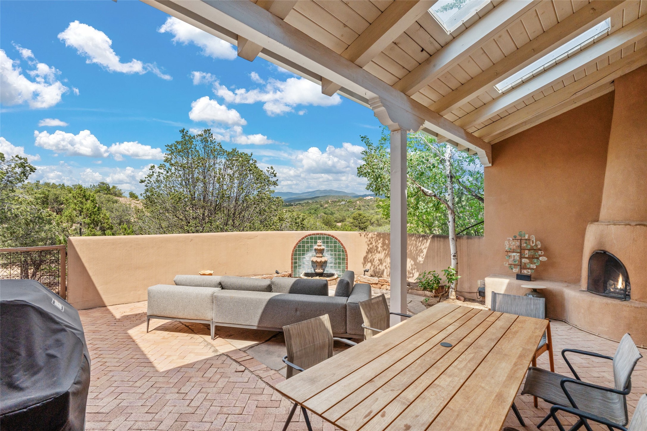 225 Valle Del Sol