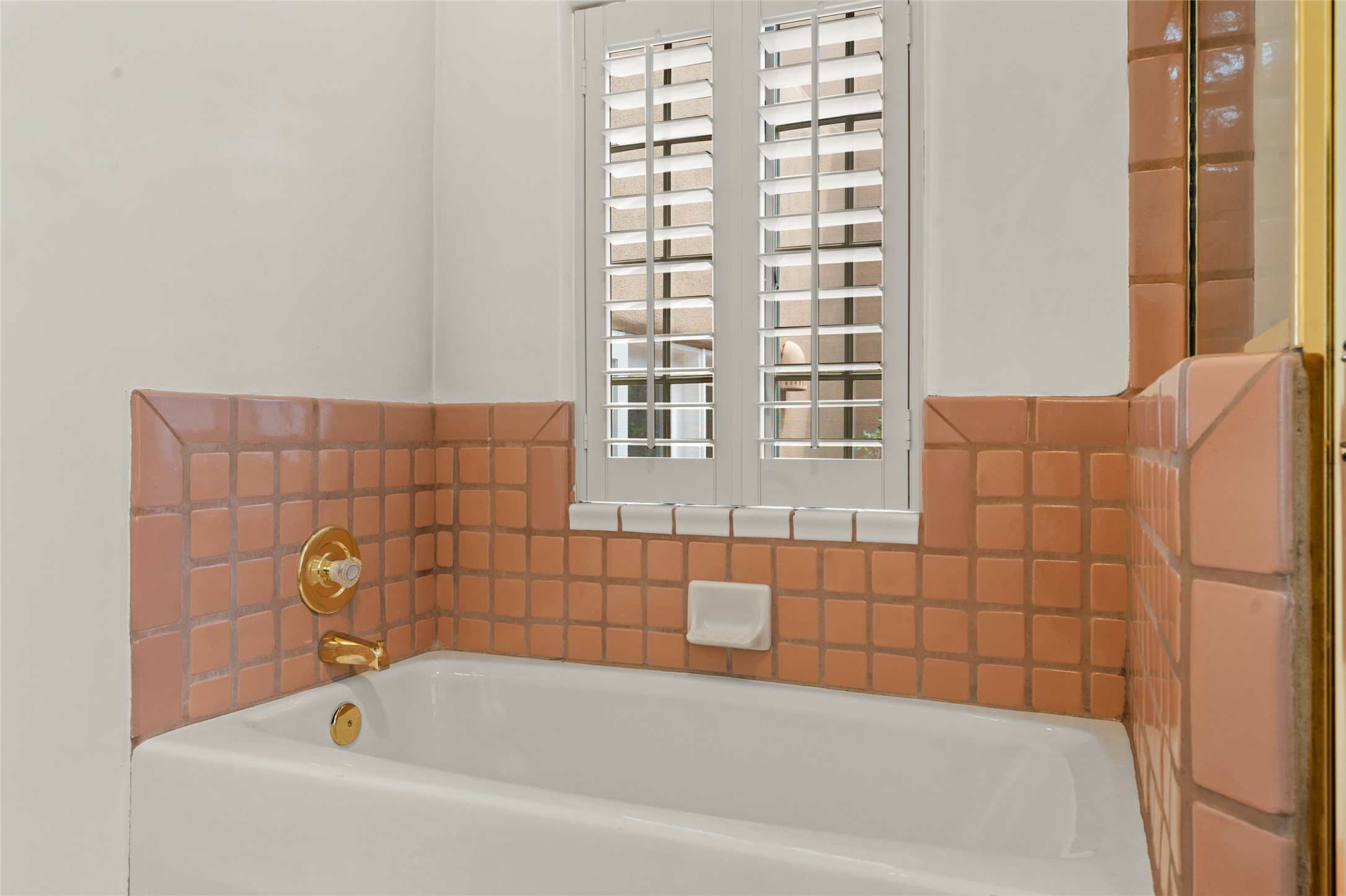 225 Valle Del Sol