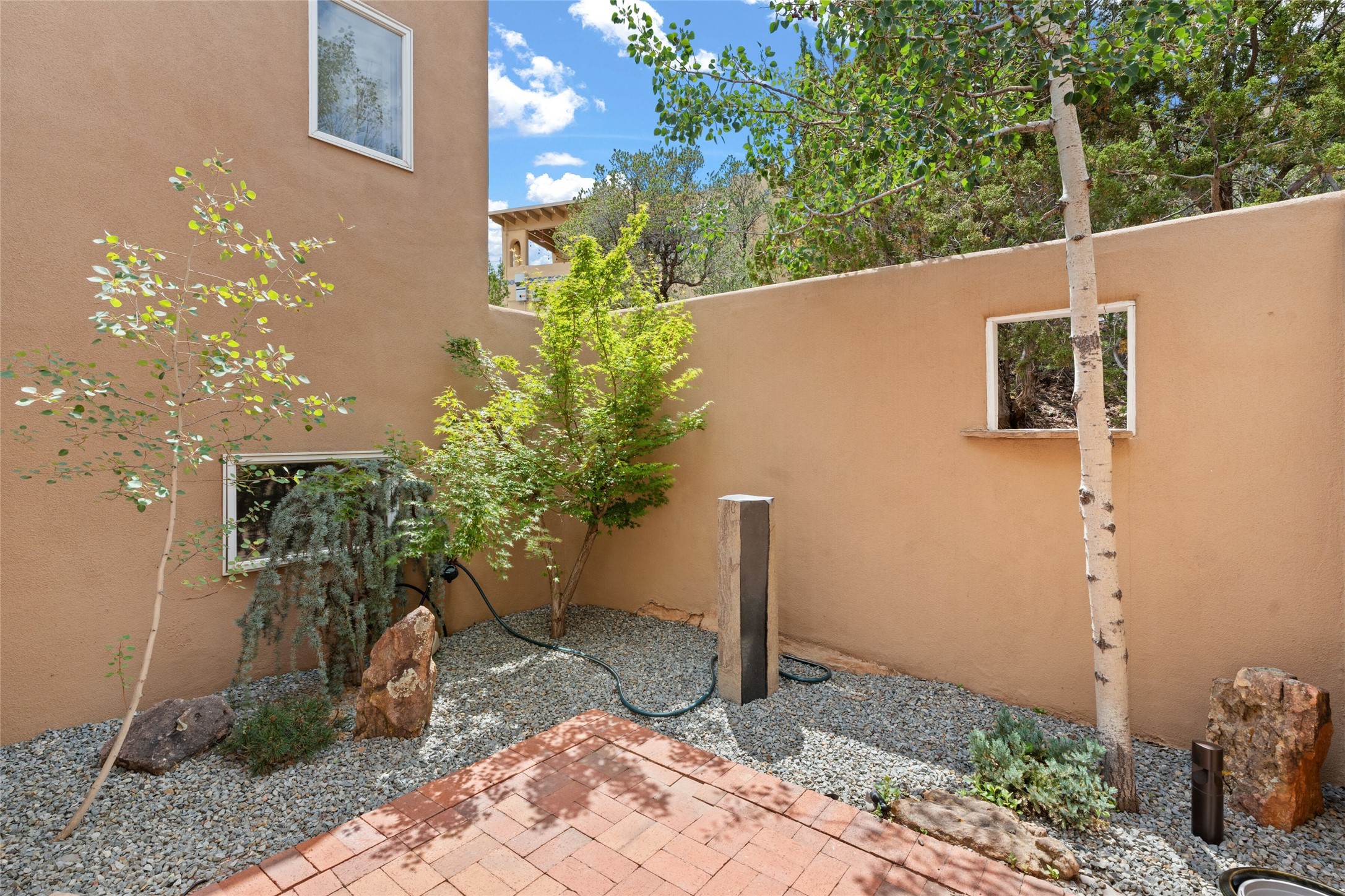 225 Valle Del Sol