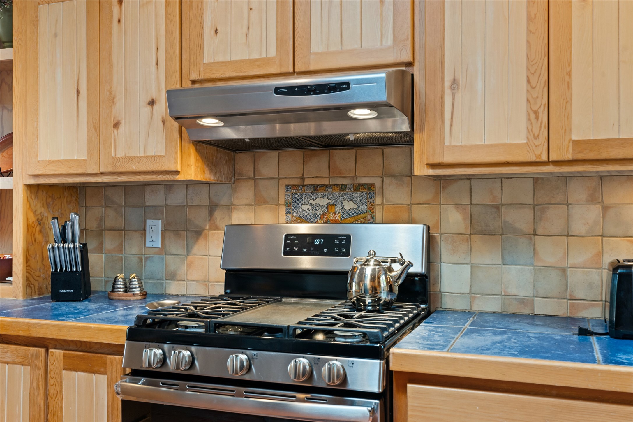 225 Valle Del Sol