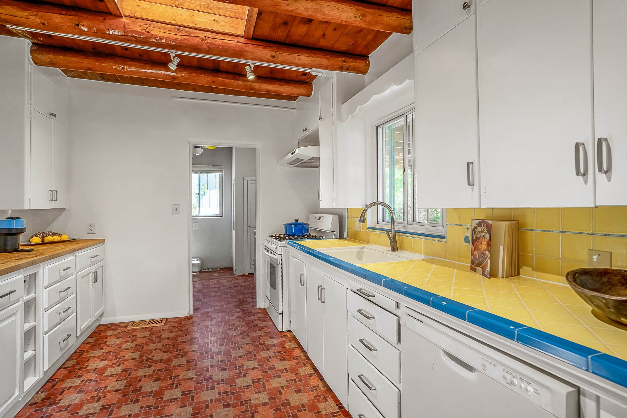 1413 Santa Cruz Drive
