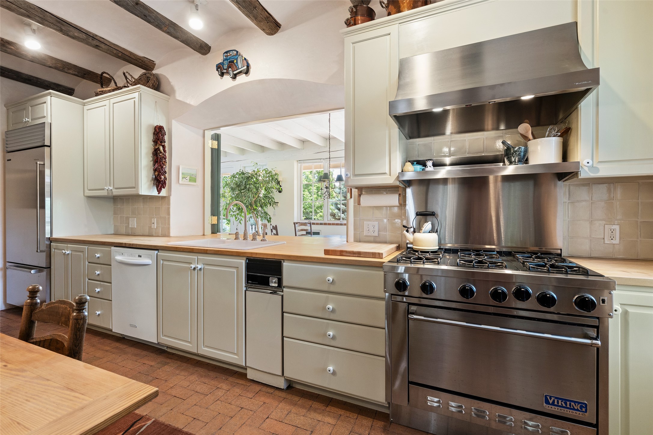 10 San Rafael Drive