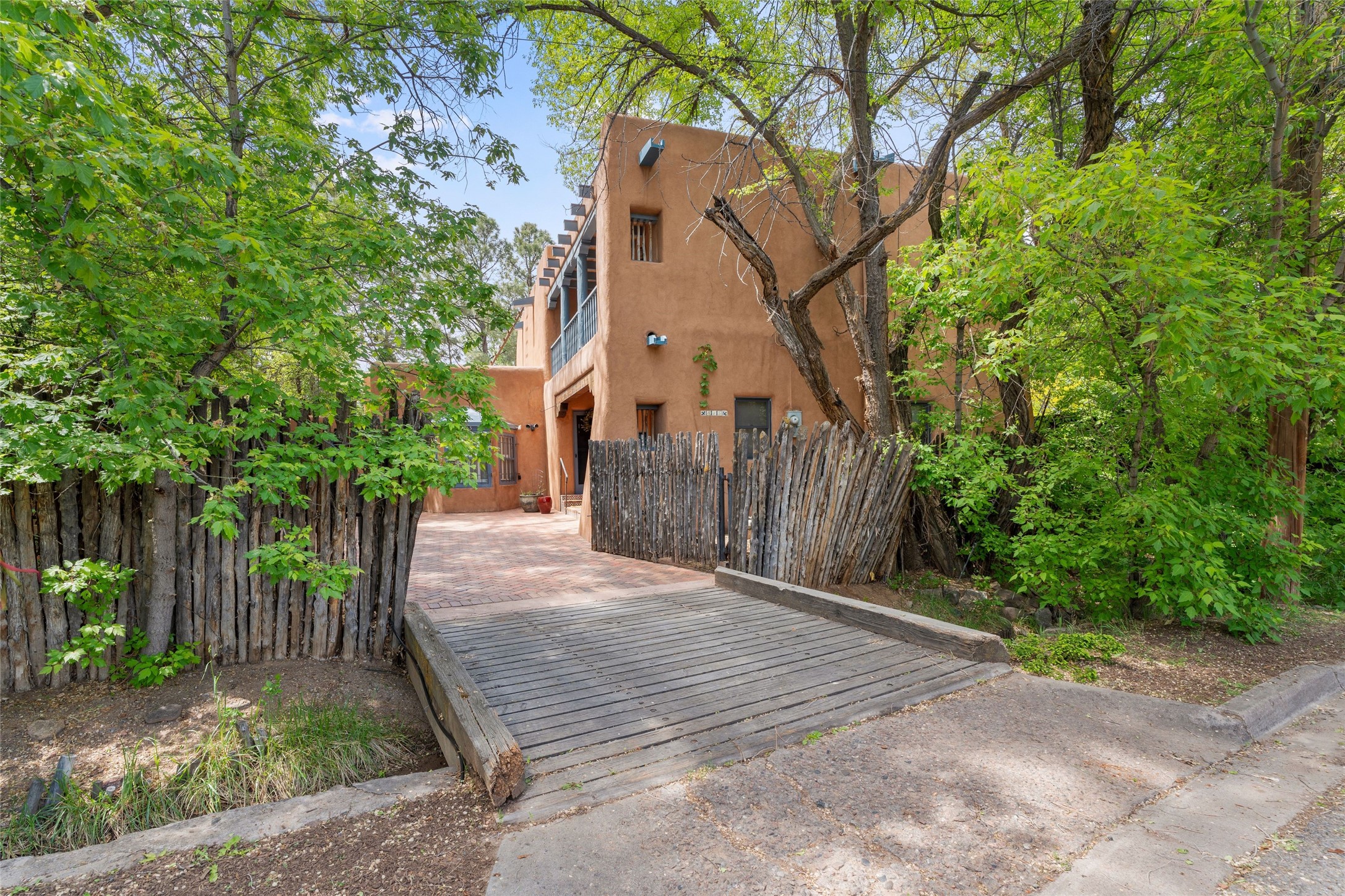 815 Camino Del Poniente