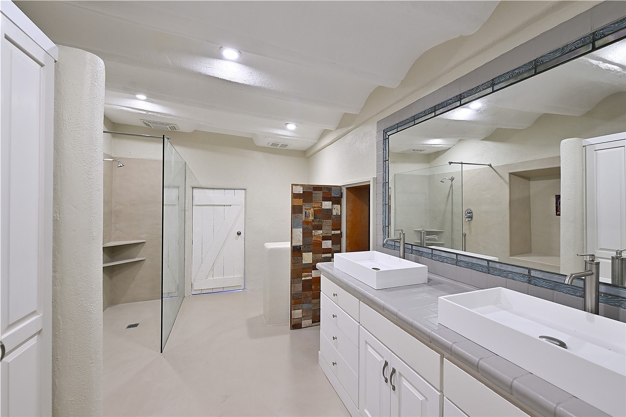 415 Camino Delora