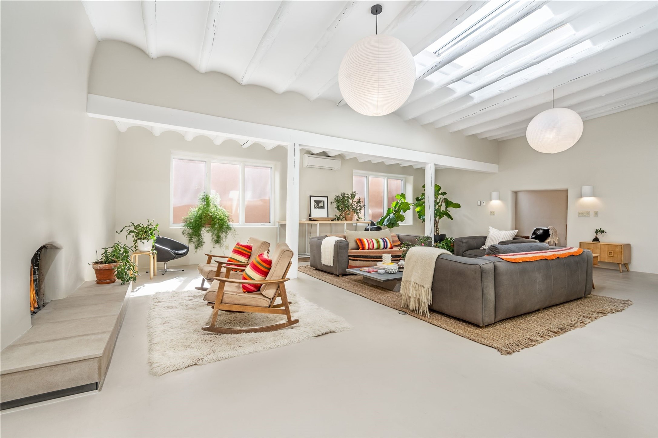 415 Camino Delora