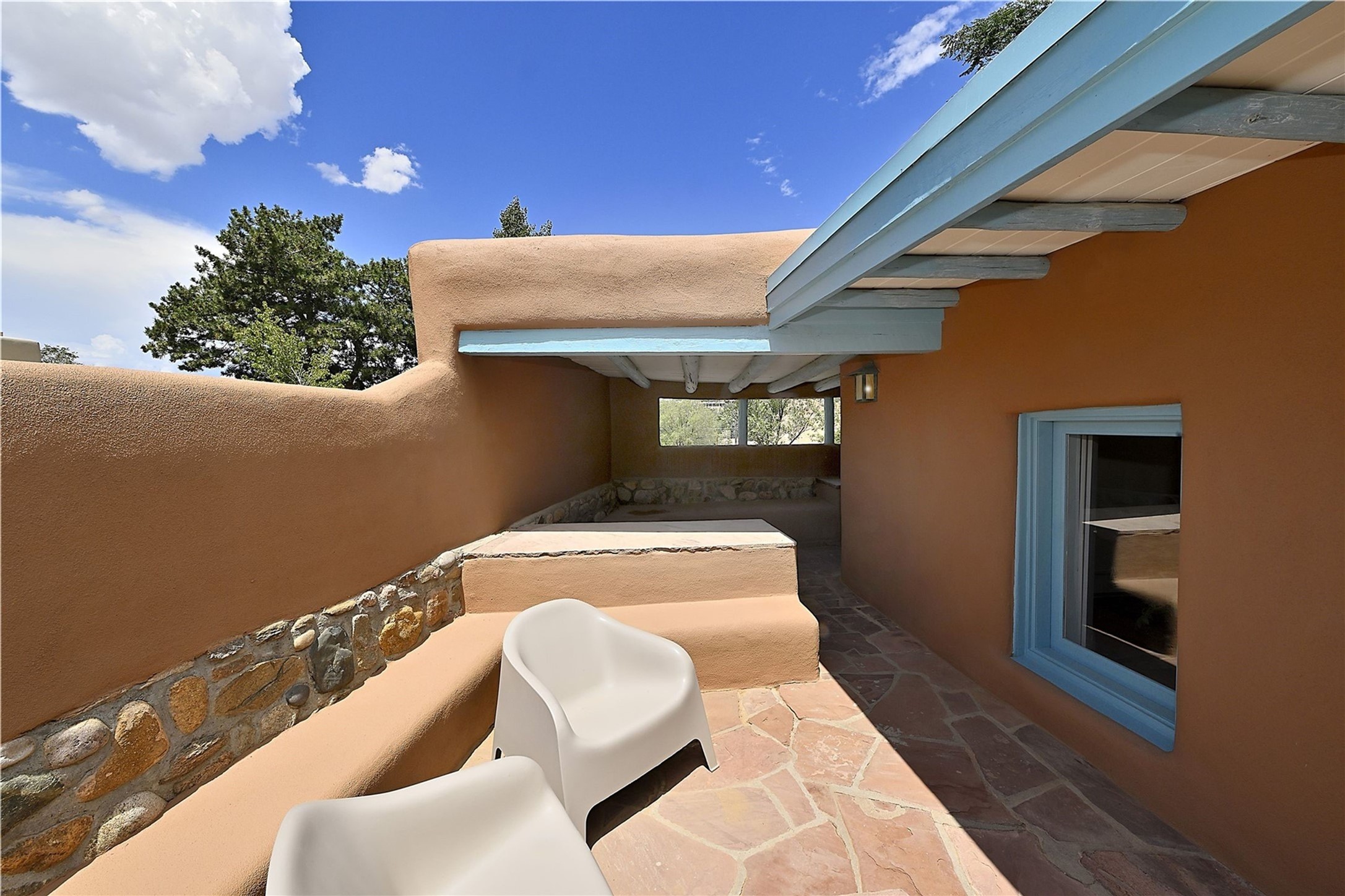 415 Camino Delora