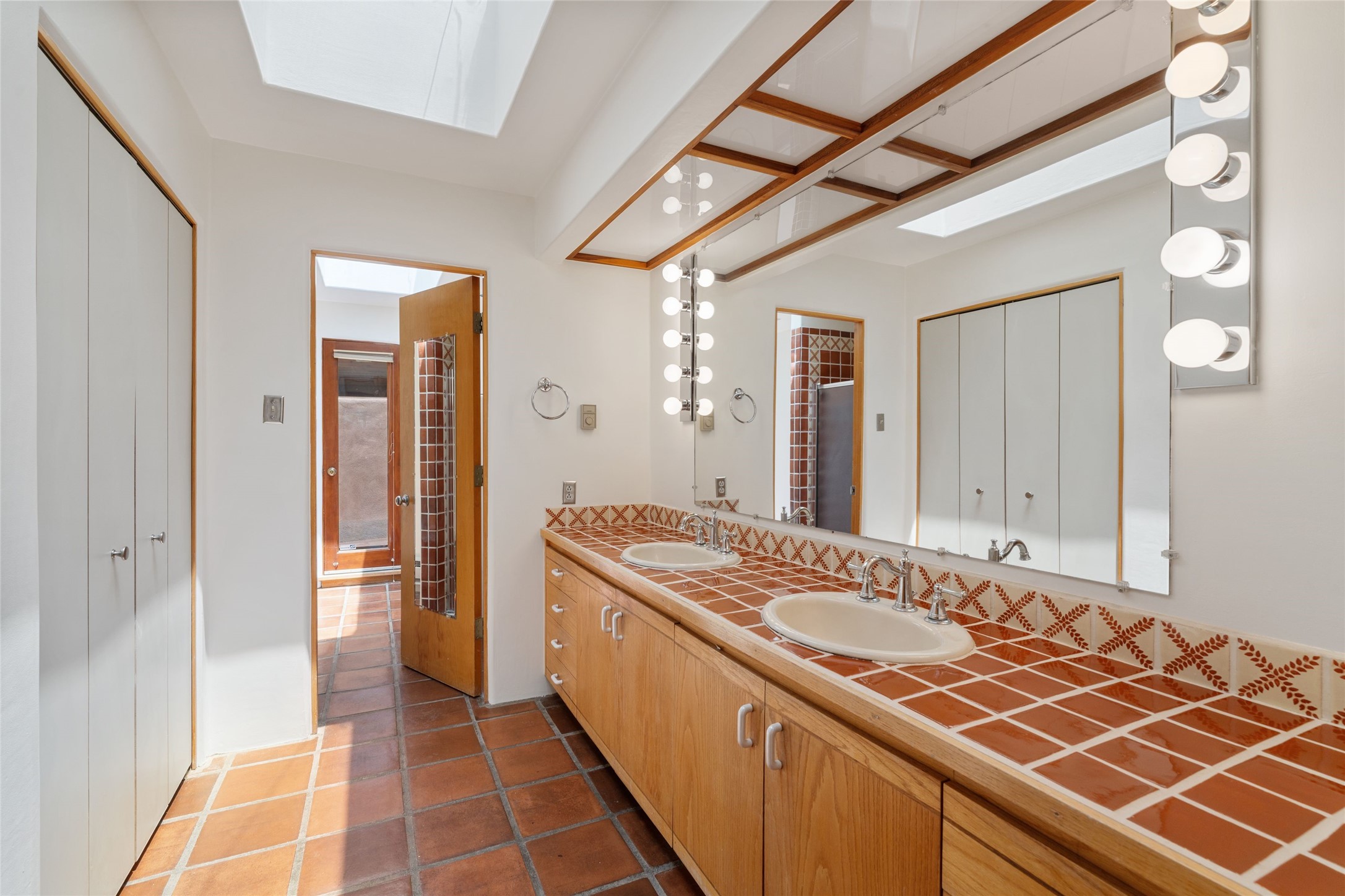 707 E Palace Avenue 8