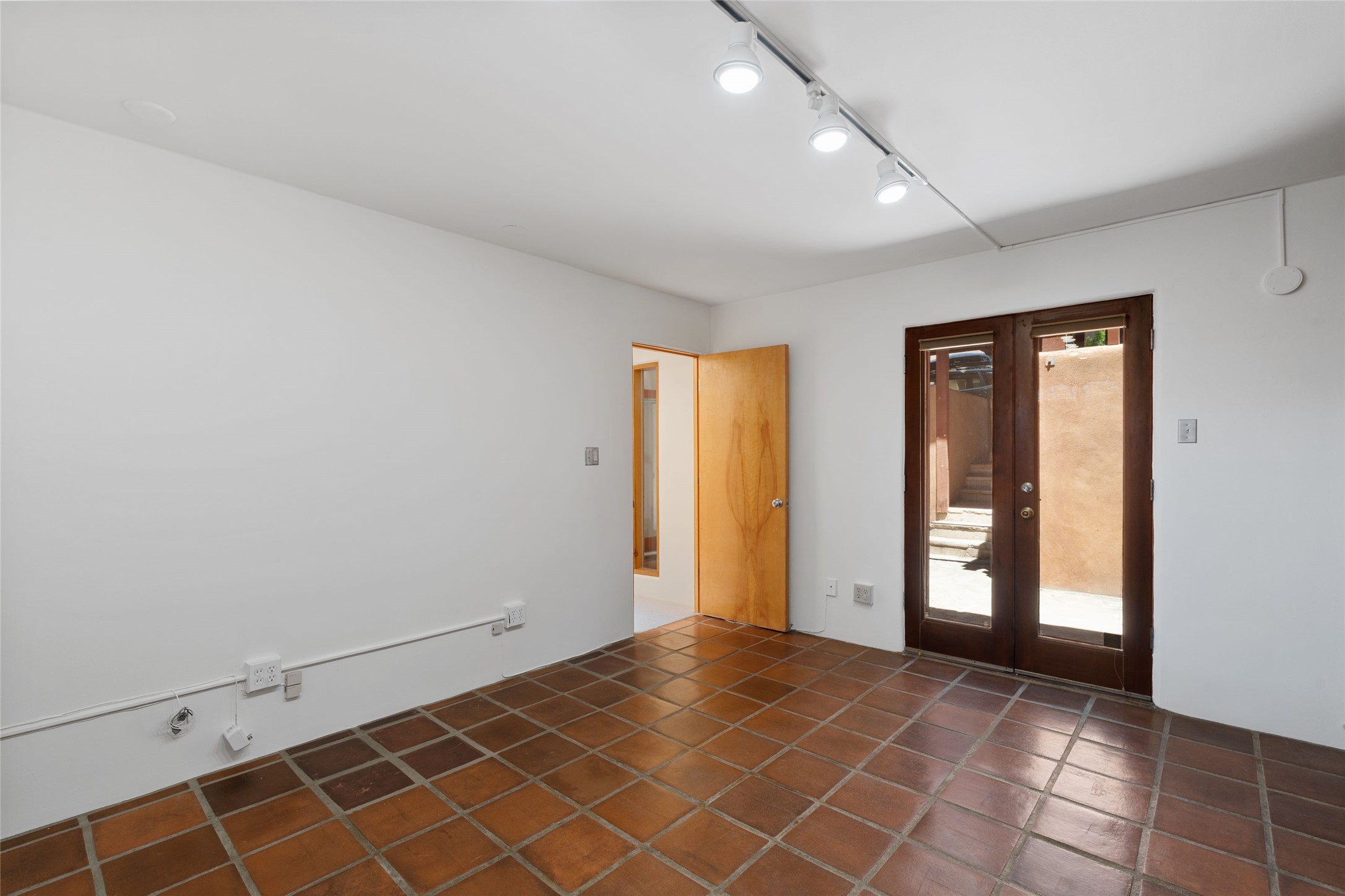 707 E Palace Avenue 8