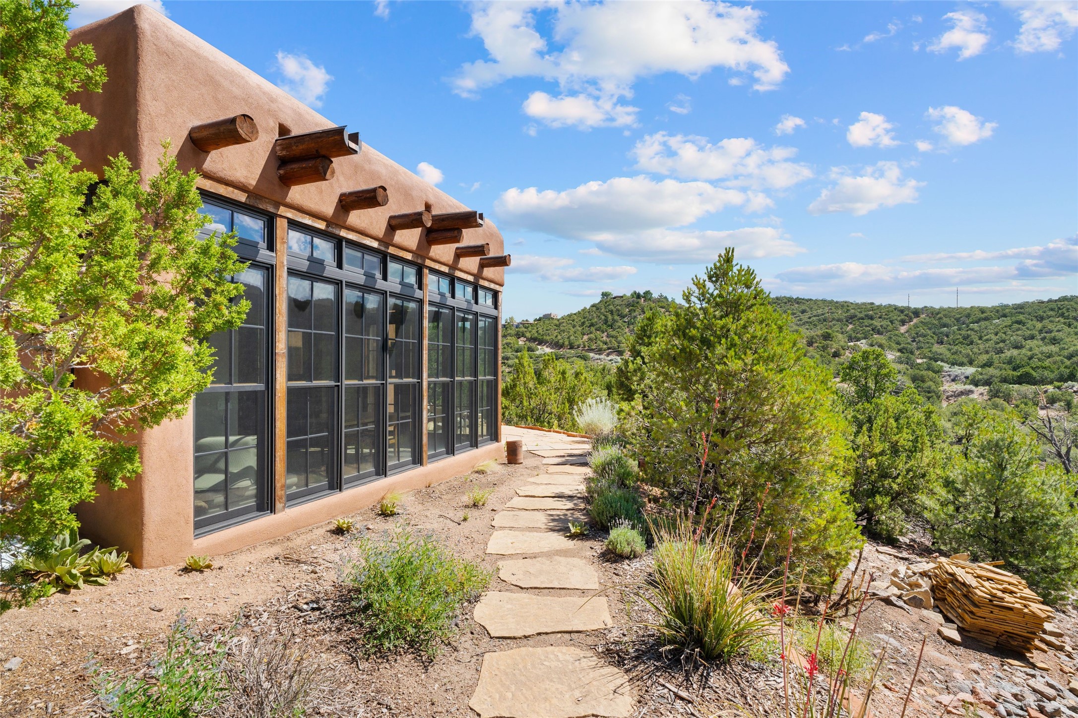 1567 Cerro Gordo Road