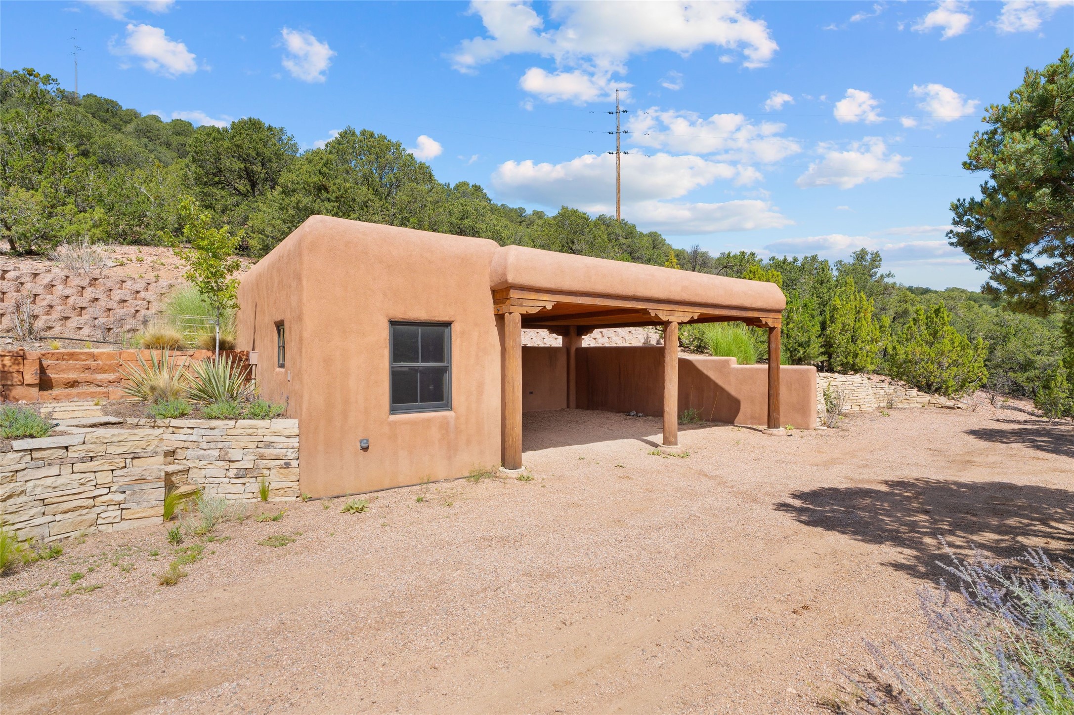 1567 Cerro Gordo Road