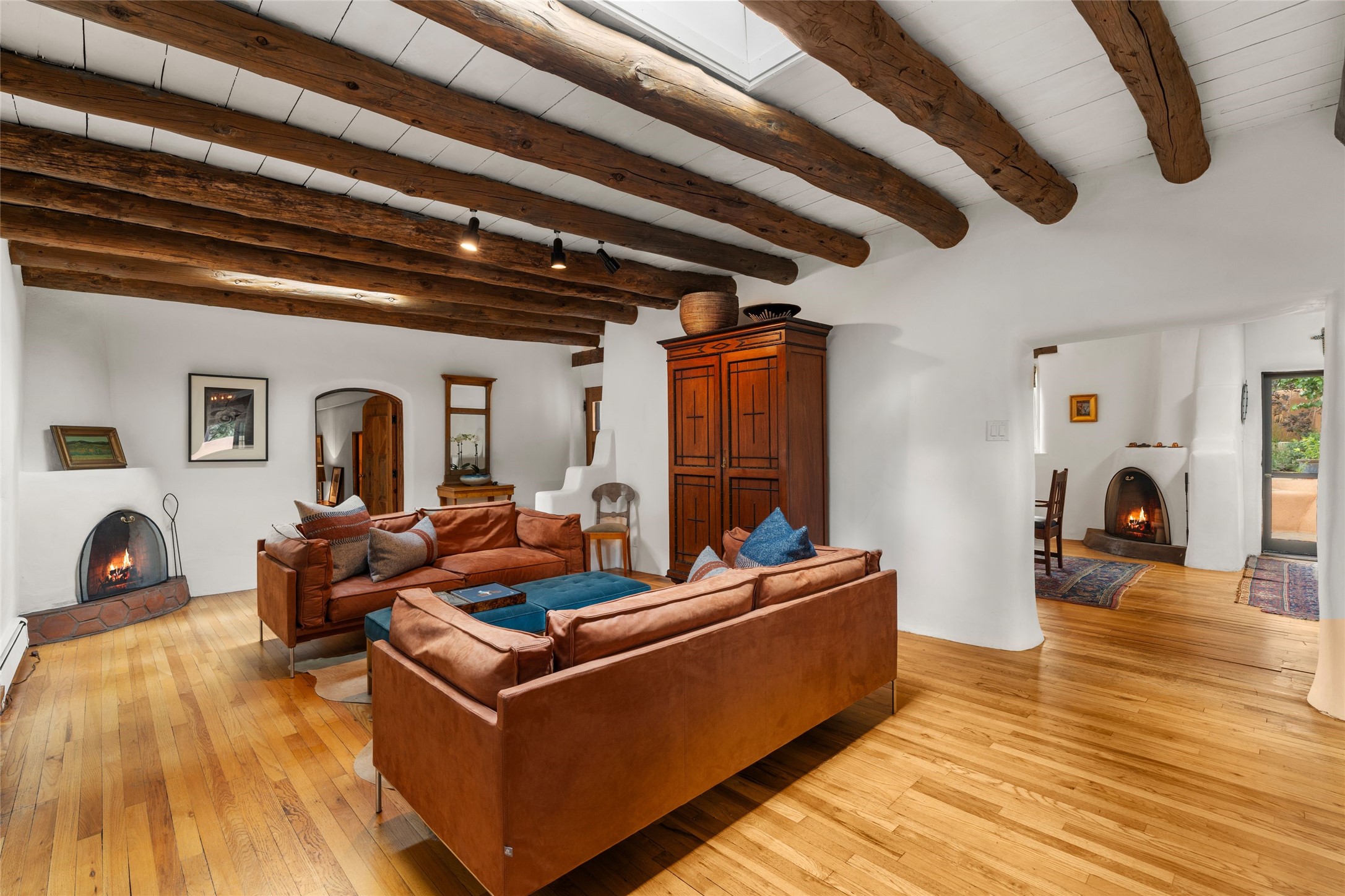 576 Camino Del Monte Sol