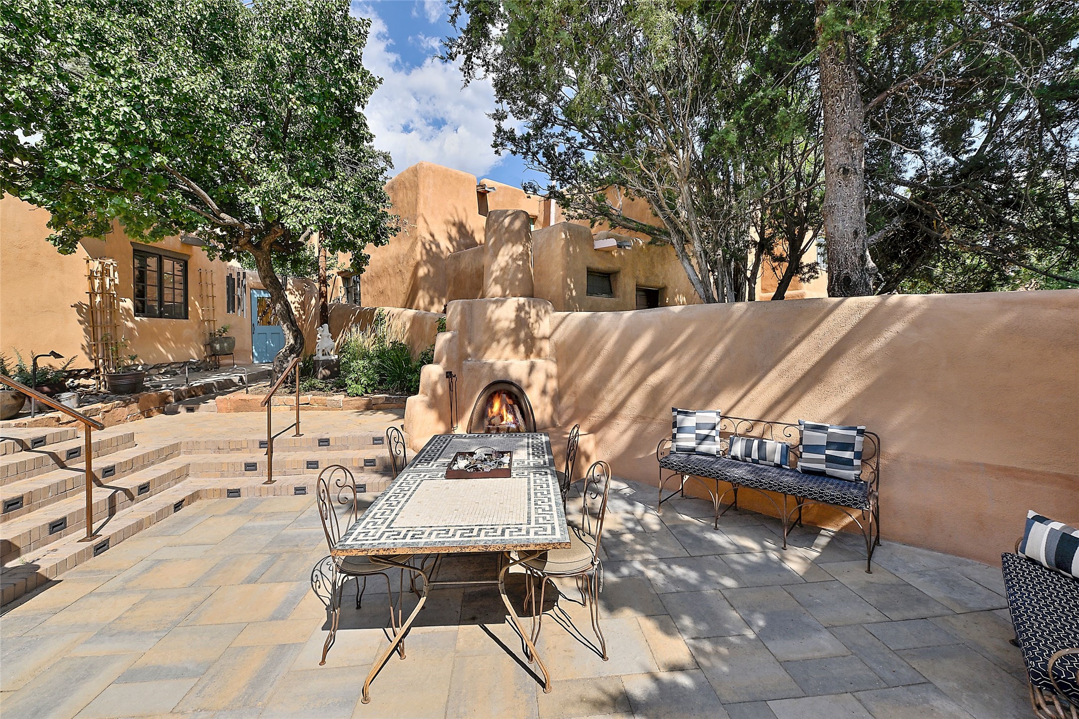 576 Camino Del Monte Sol