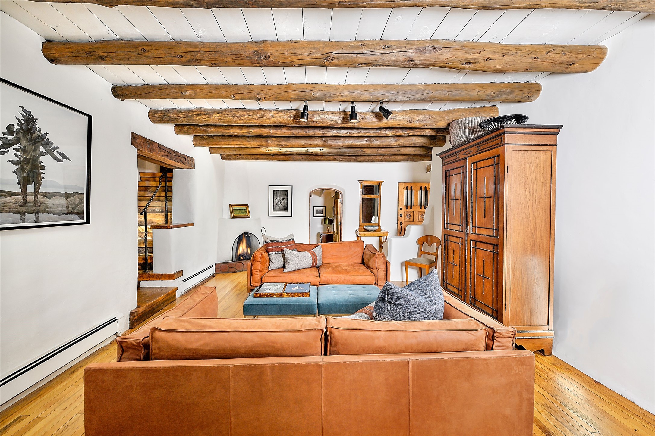 576 Camino Del Monte Sol