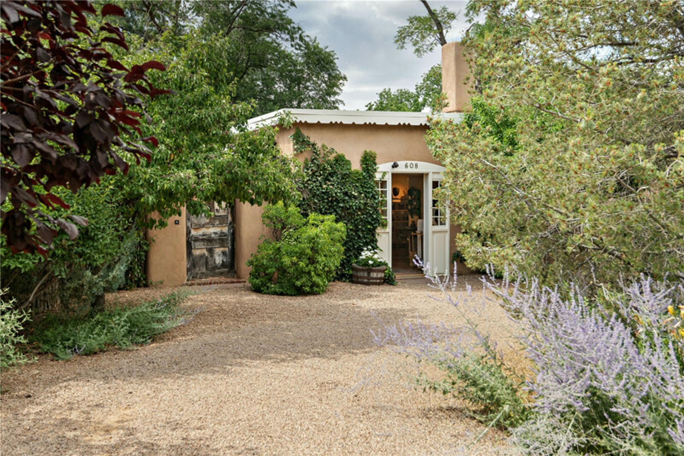 608 Canyon A & B