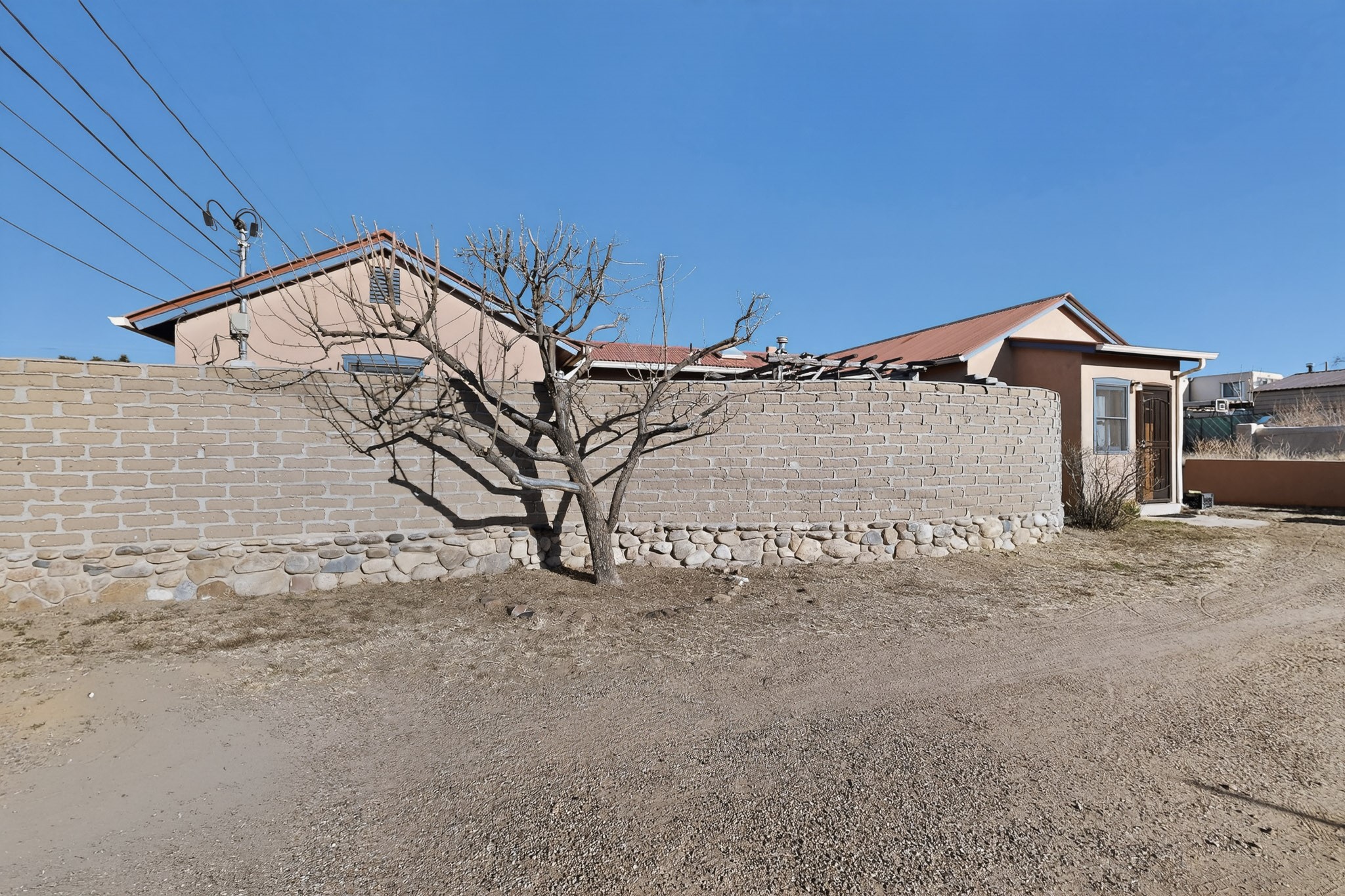 1698 Agua Fria