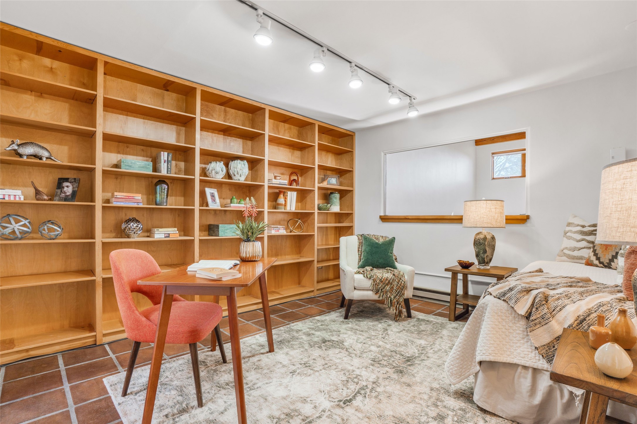 707 E Palace Avenue 8