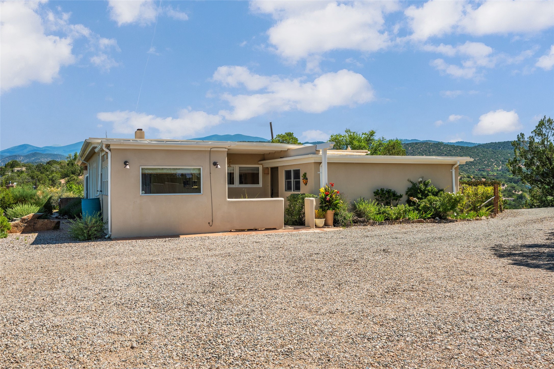 933 Stagecoach Road