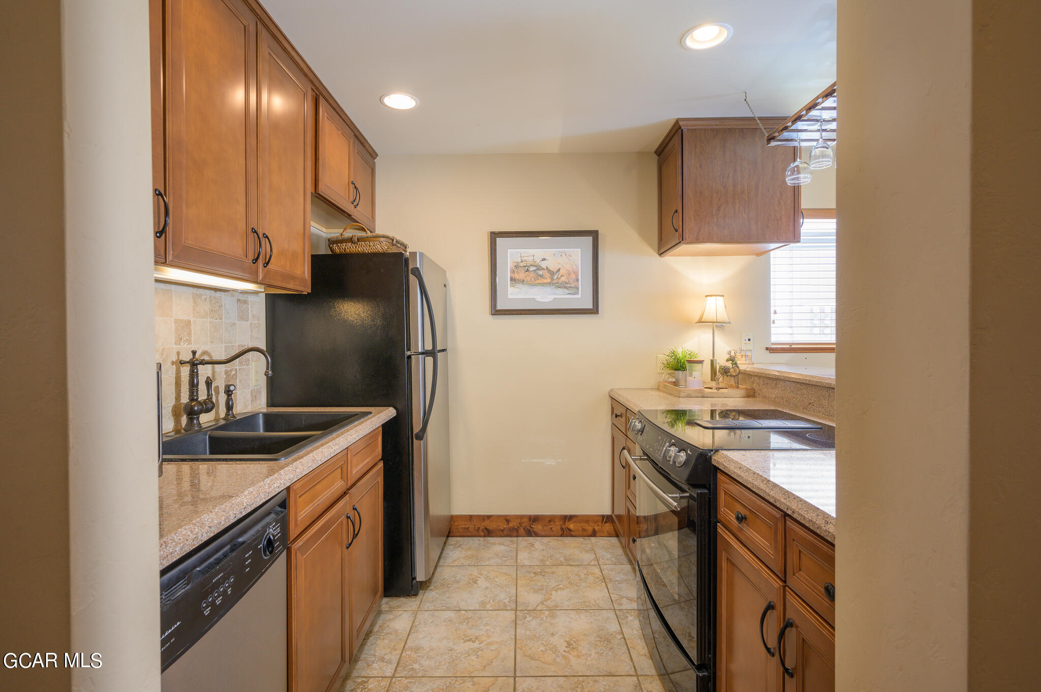 224 GCR 838/ E Meadow Mile 16-4