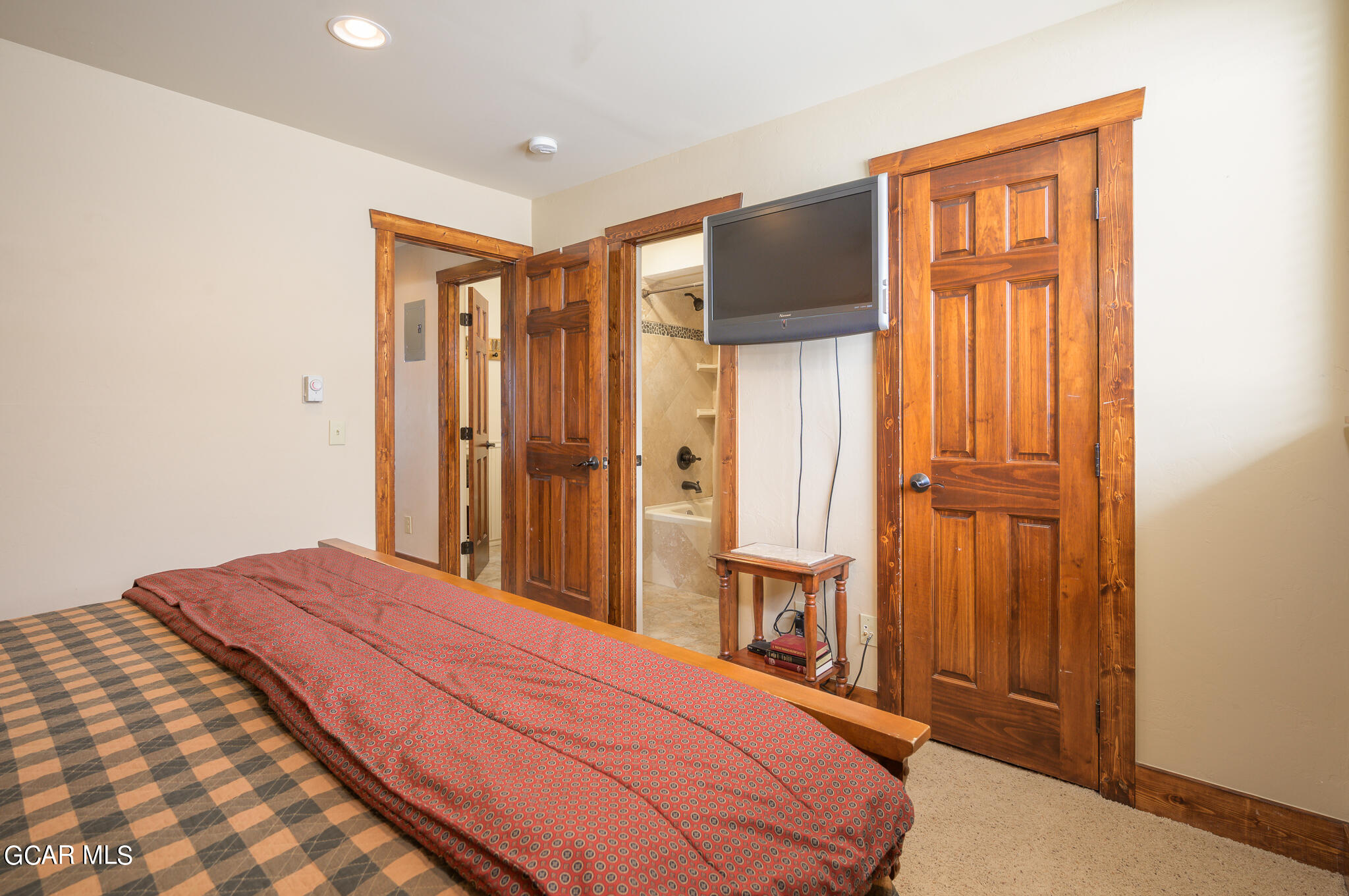 224 GCR 838/ E Meadow Mile 16-4