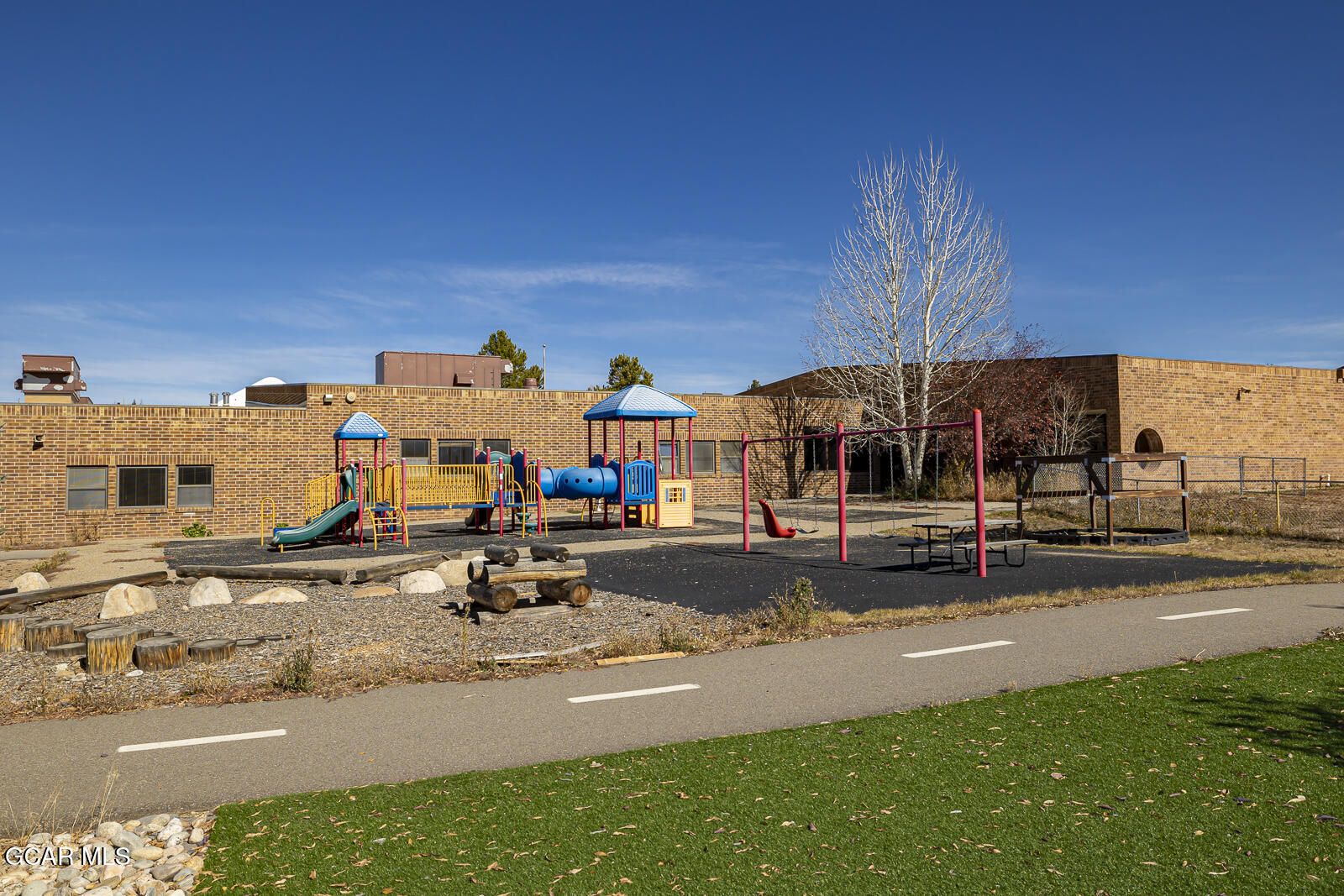 202 East Topaz Avenue