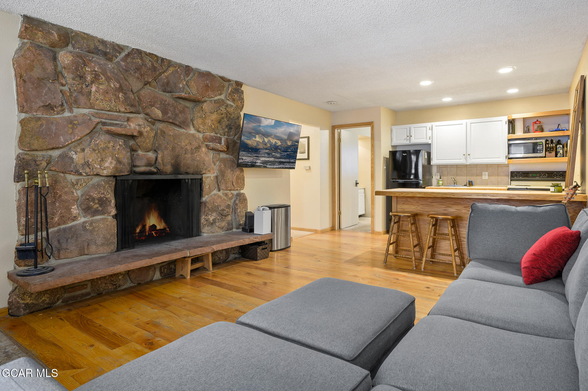 168 Hi Country Drive 8