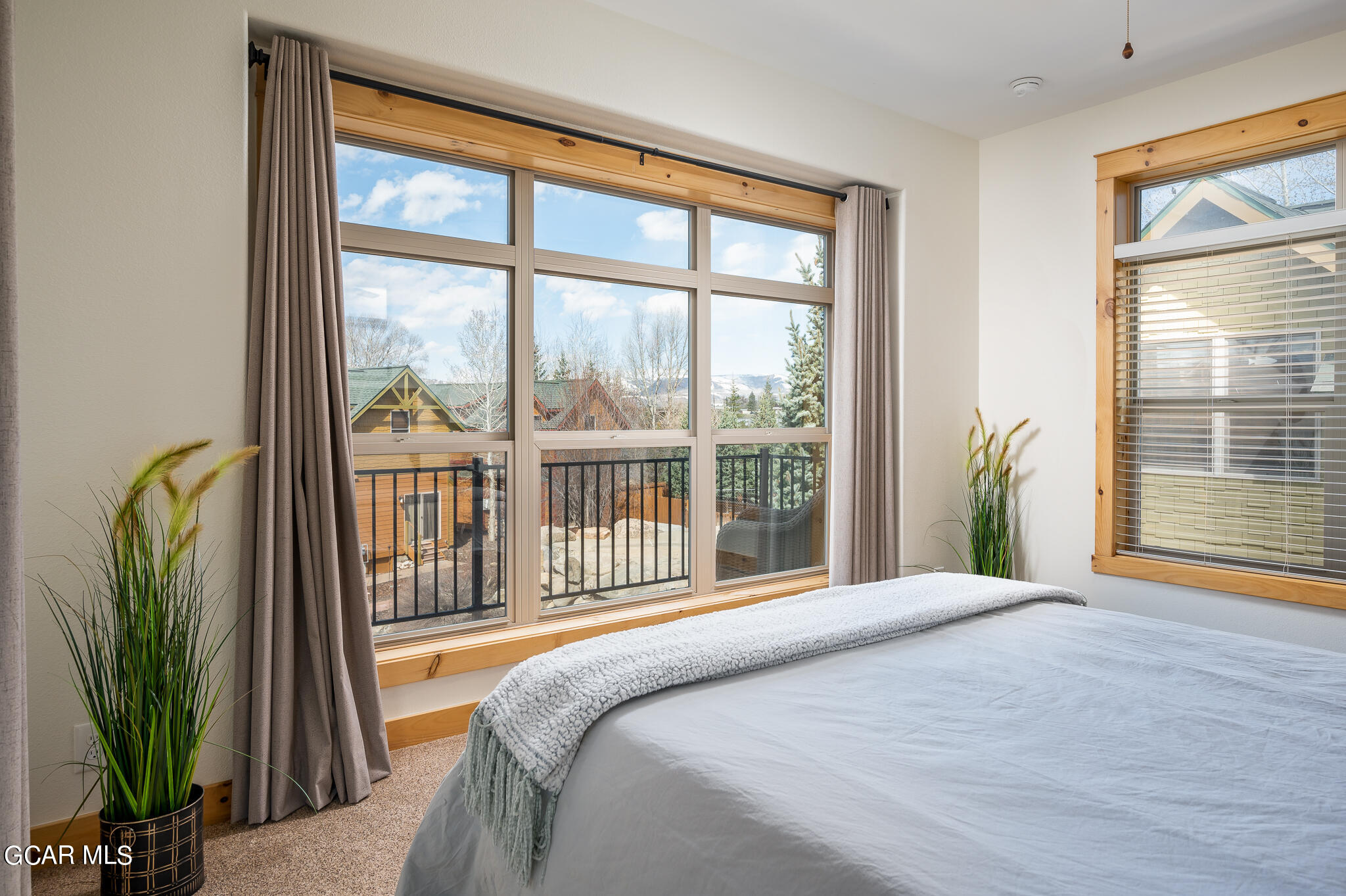 107 EDGEWATER Circle