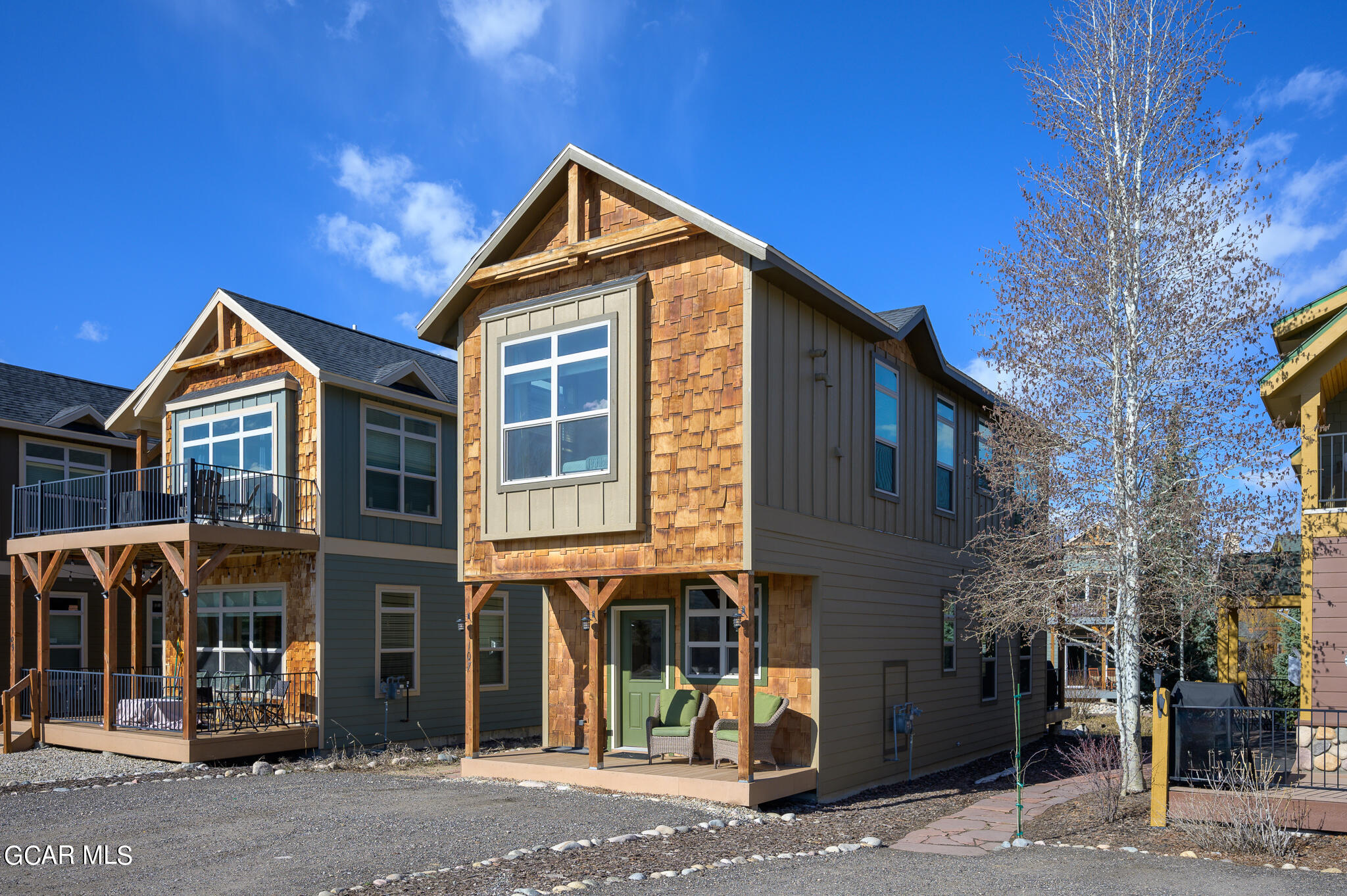 107 EDGEWATER Circle