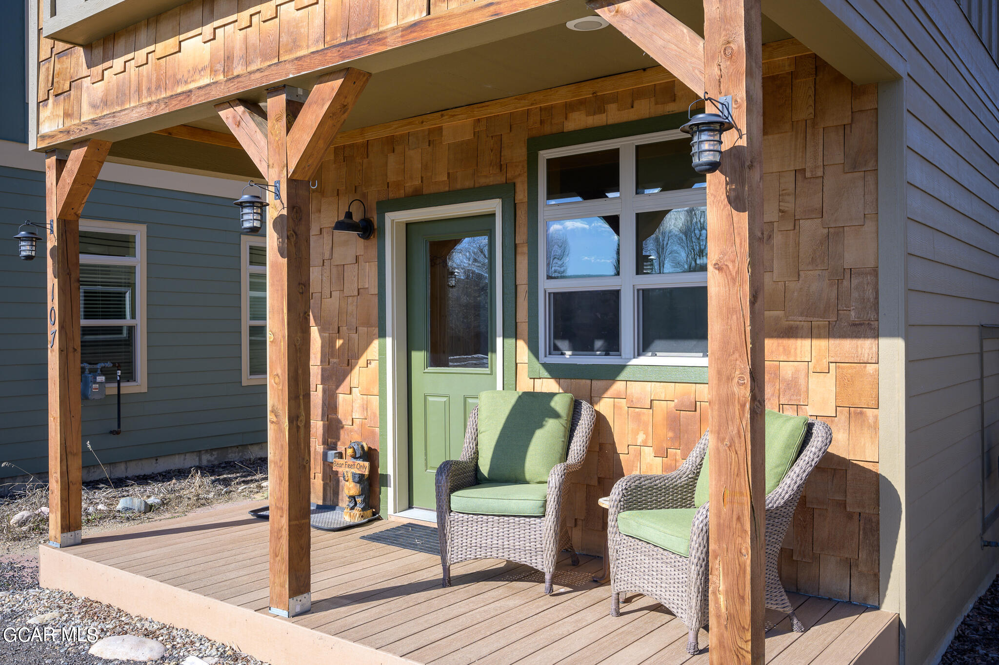 107 EDGEWATER Circle