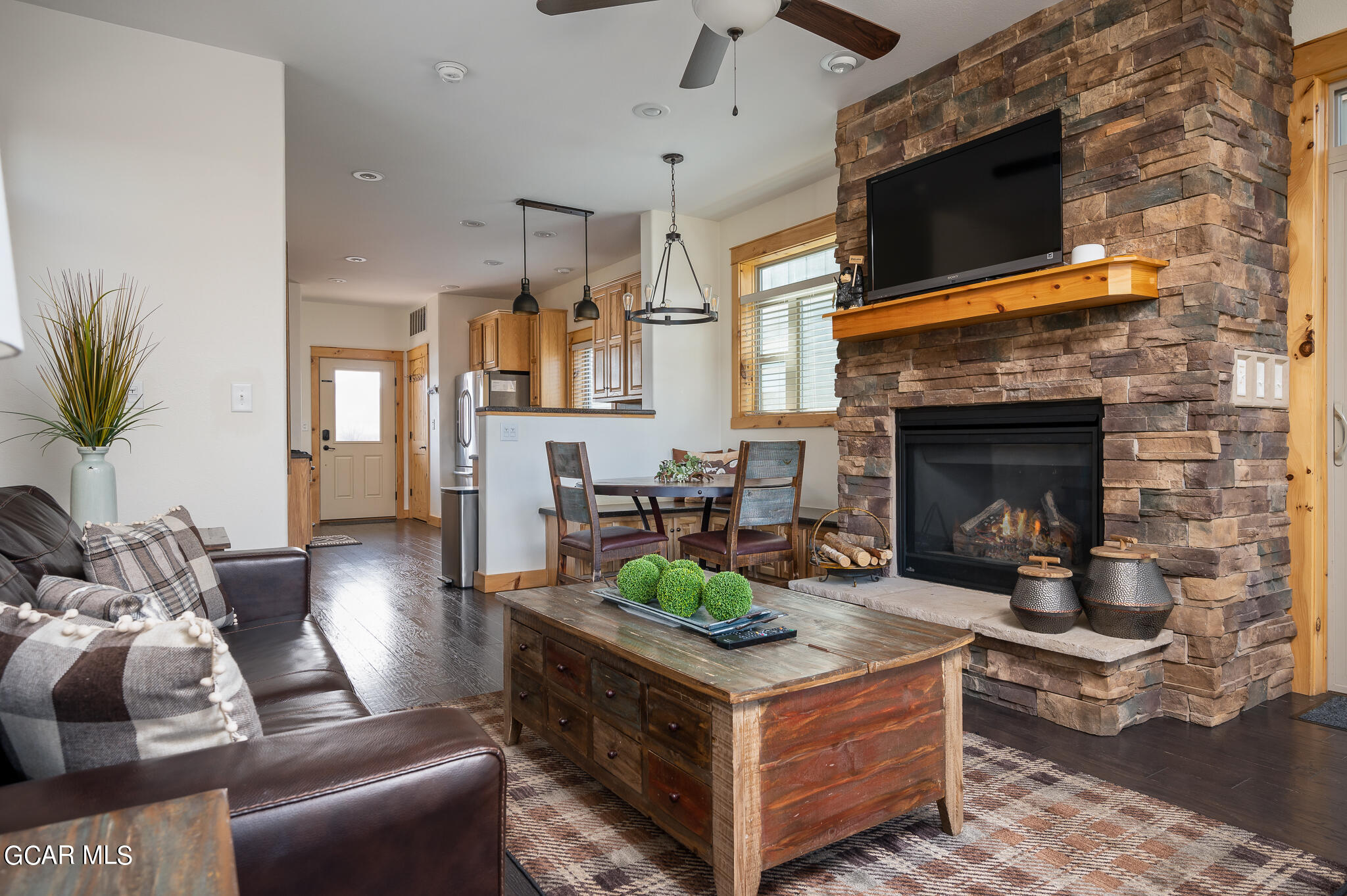 107 EDGEWATER Circle