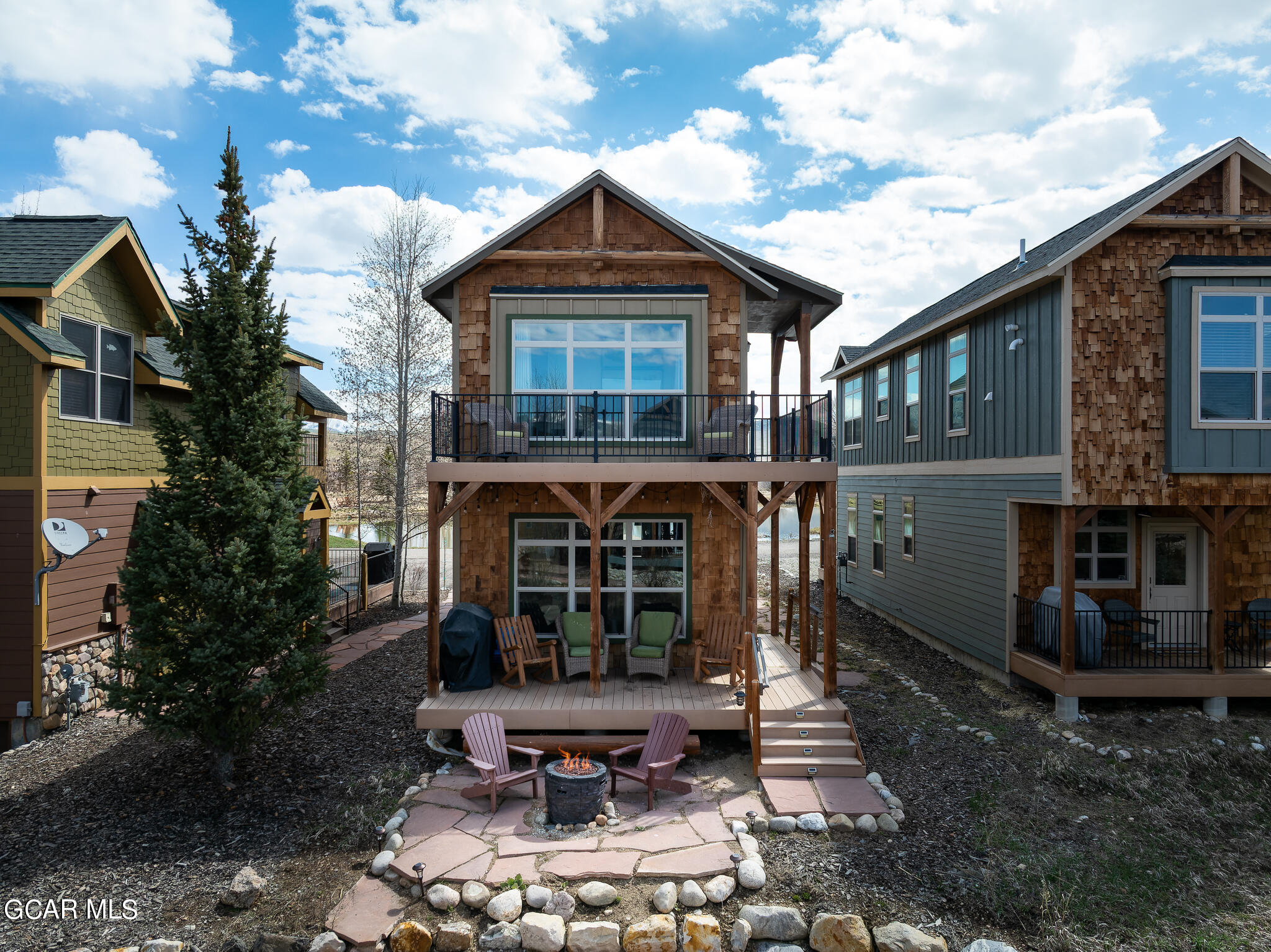 107 EDGEWATER Circle