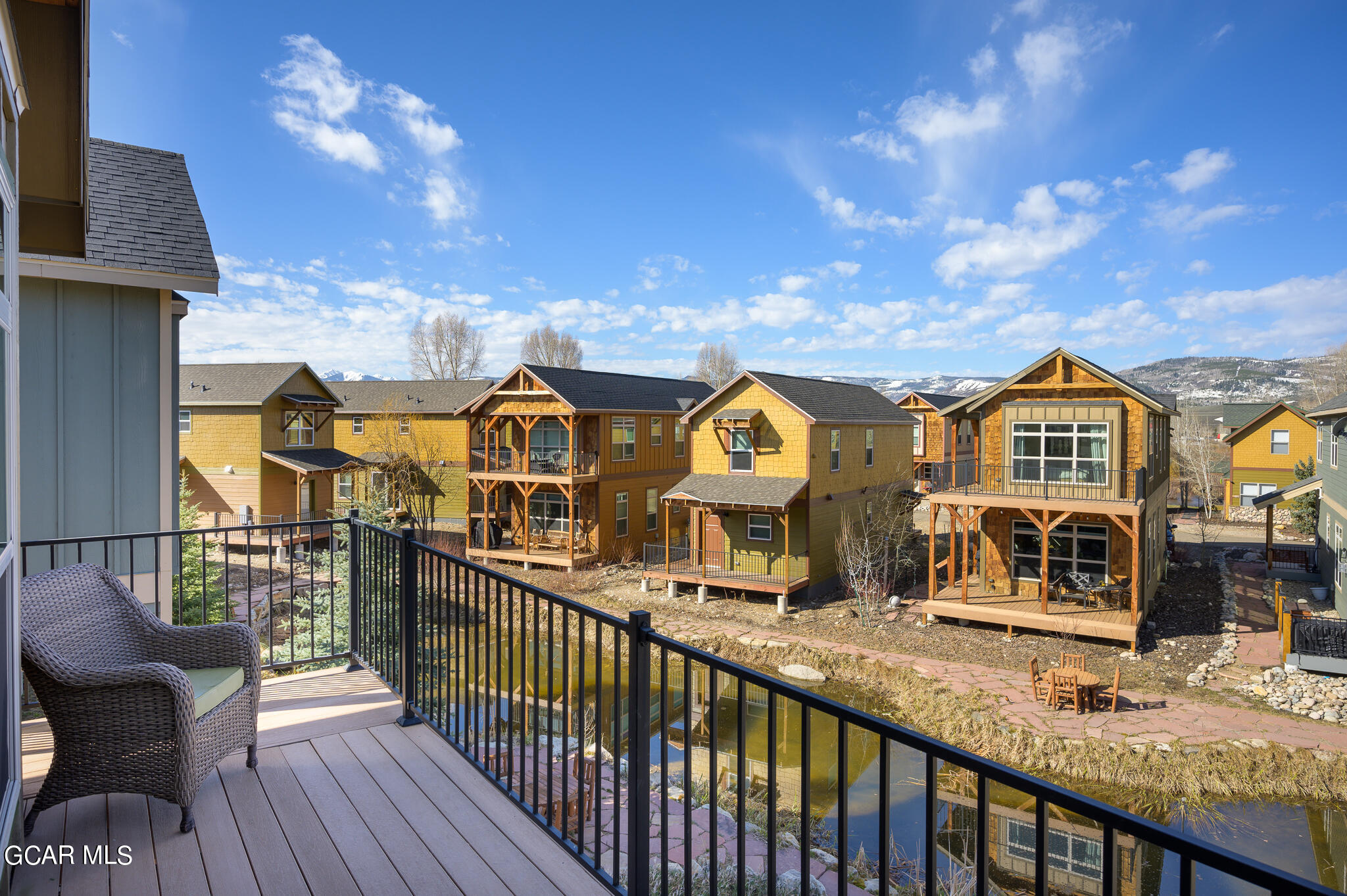 107 EDGEWATER Circle