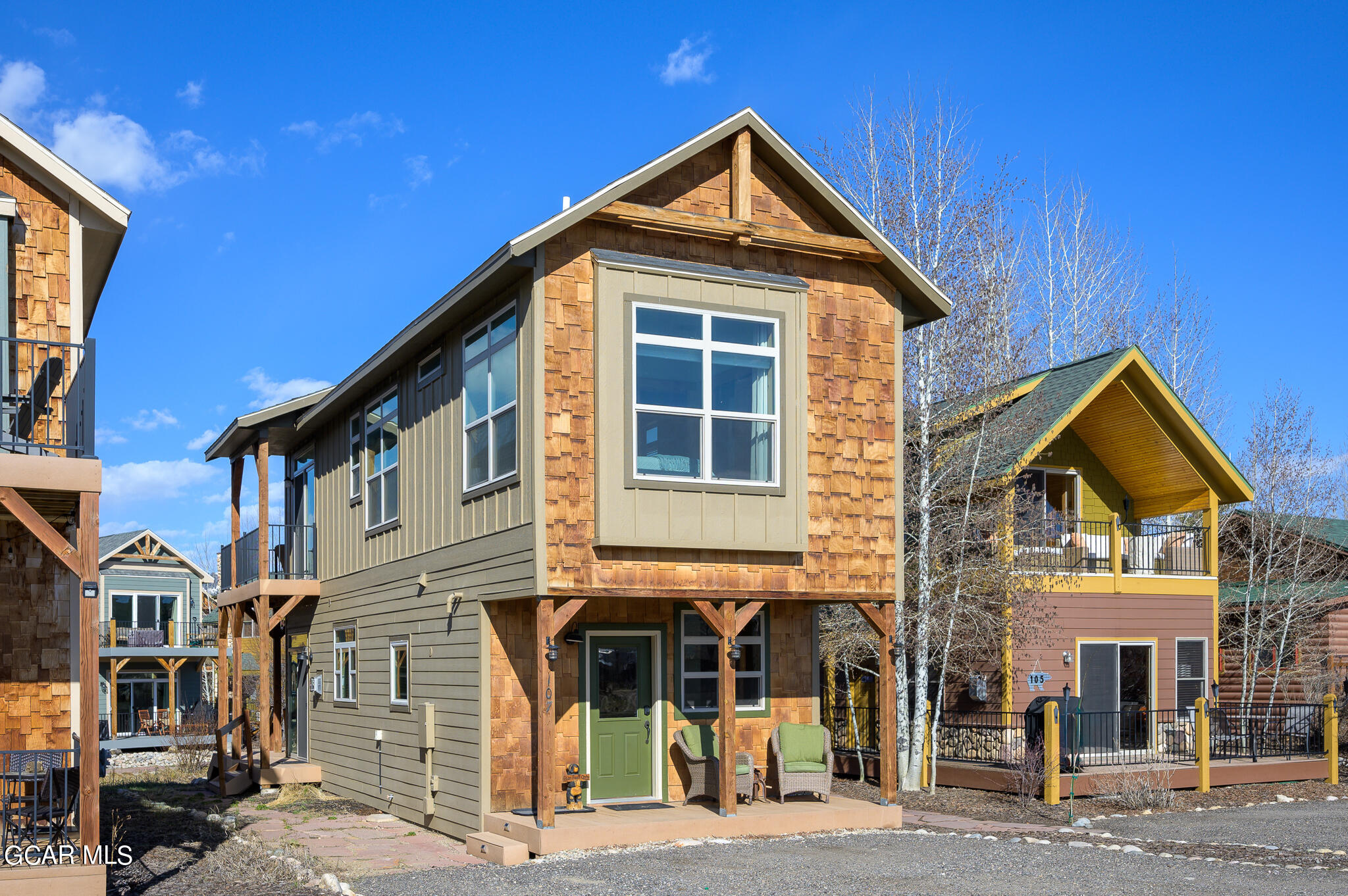 107 EDGEWATER Circle