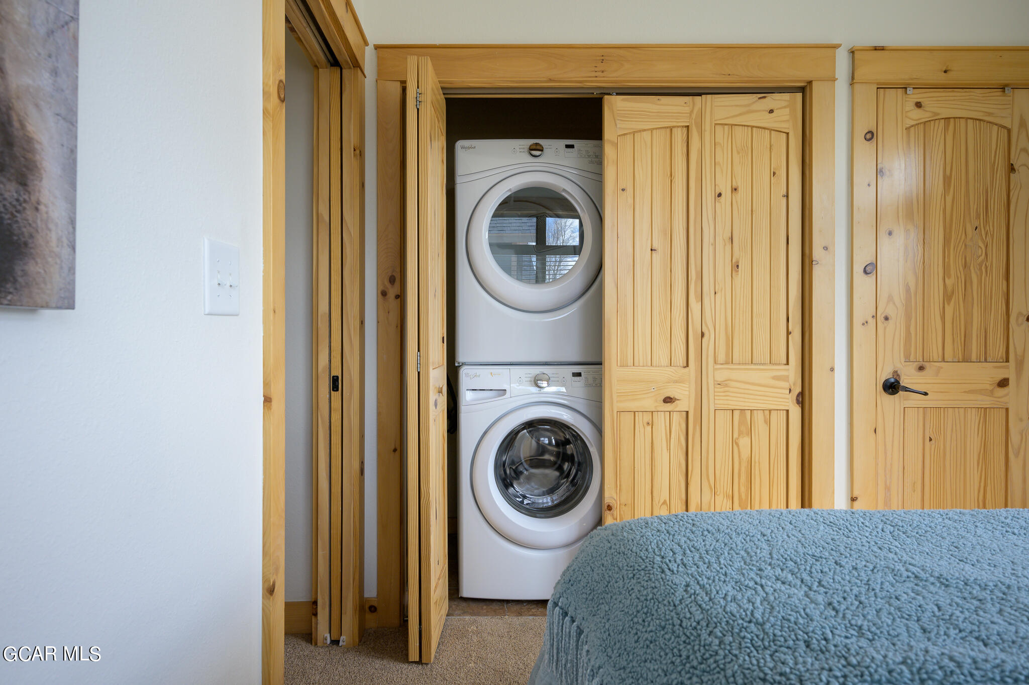 107 EDGEWATER Circle