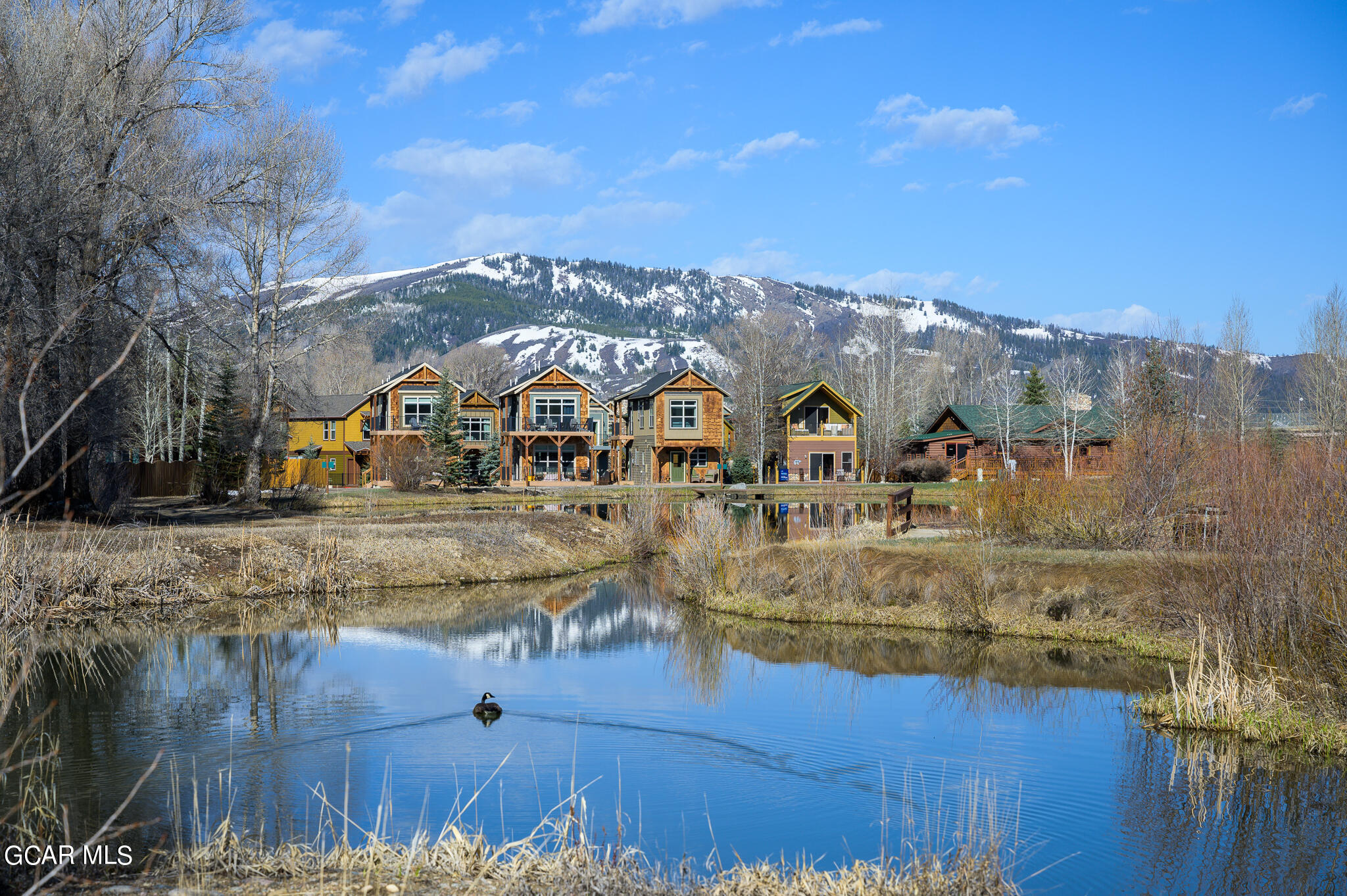 107 EDGEWATER Circle