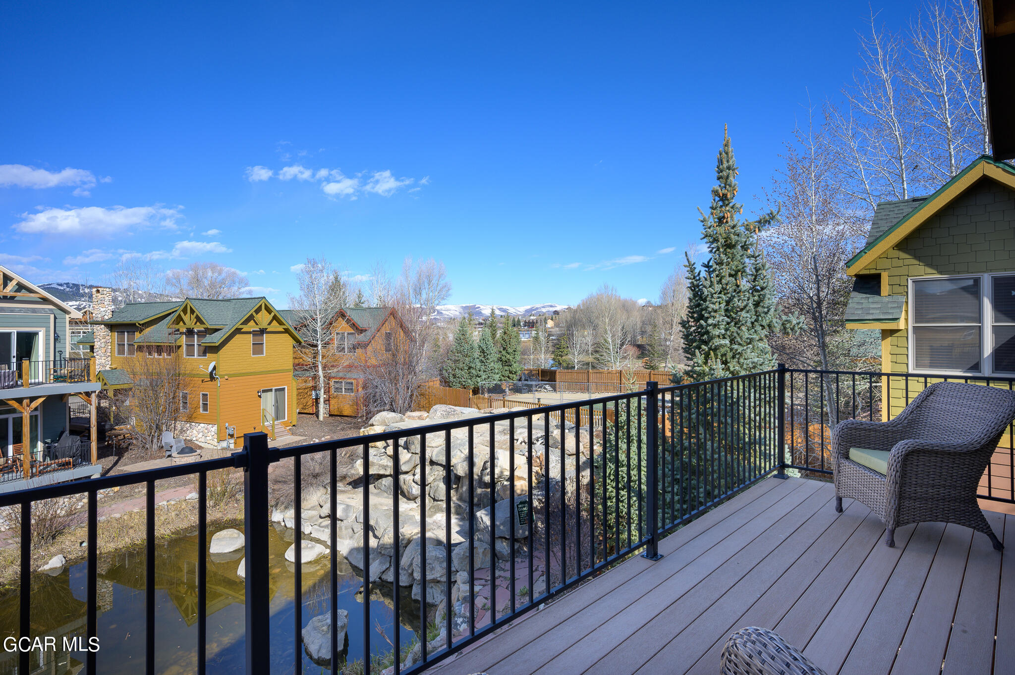 107 EDGEWATER Circle