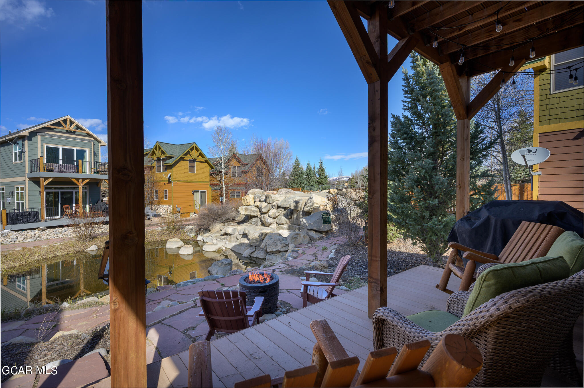 107 EDGEWATER Circle