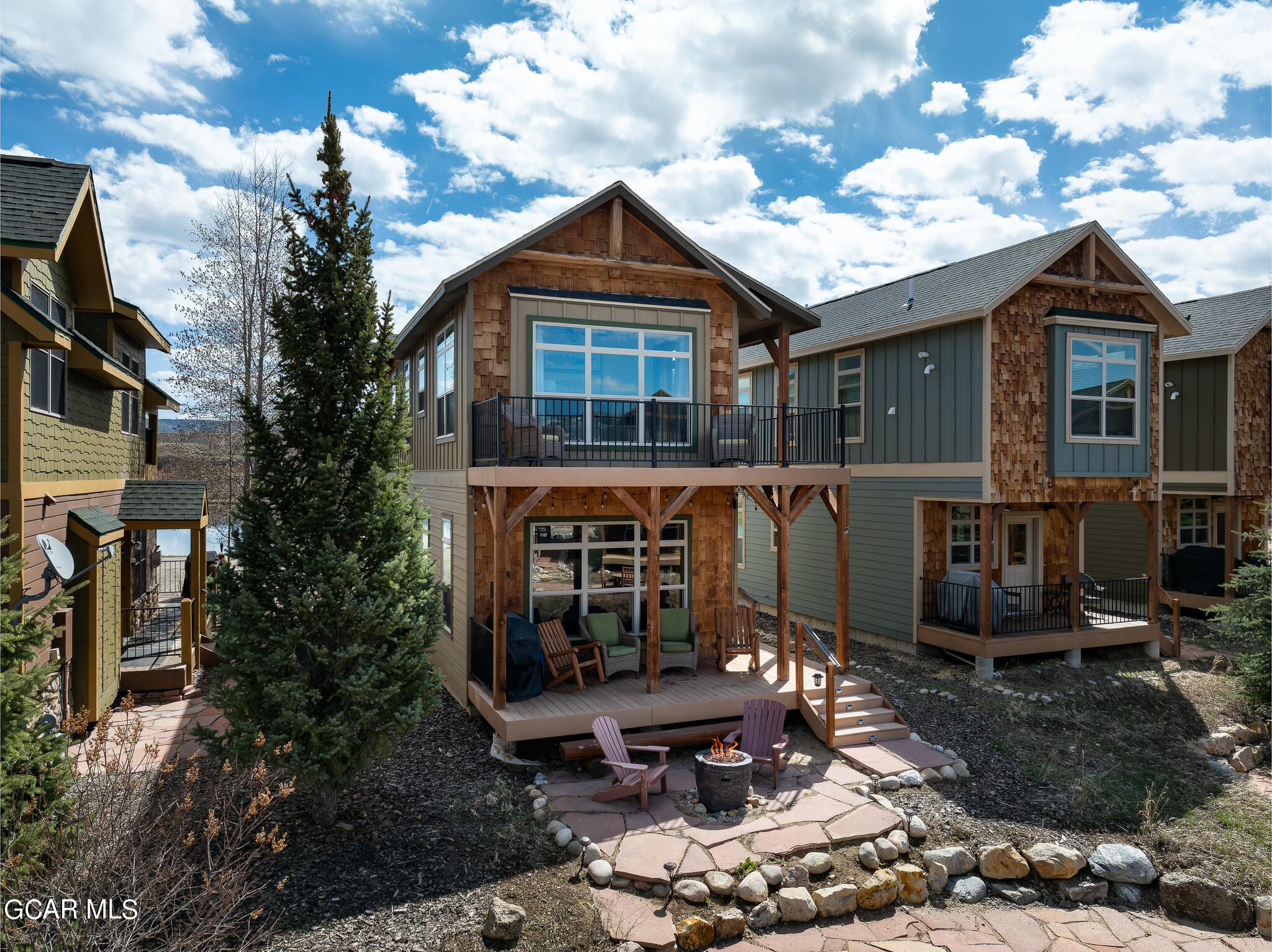 107 EDGEWATER Circle