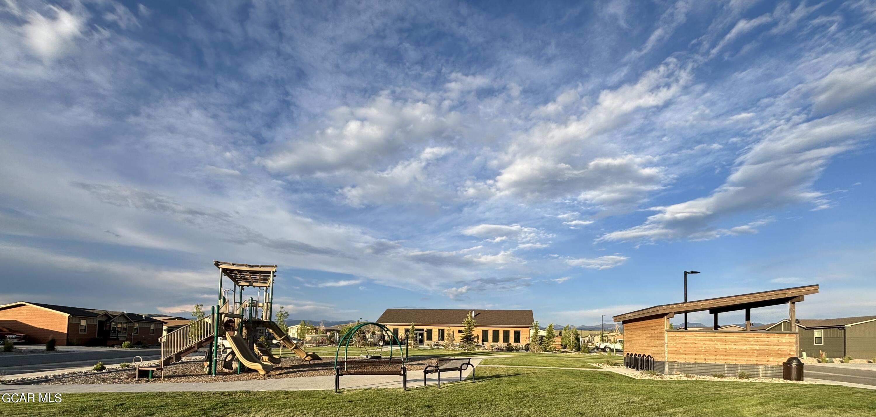 551 Summit Trail 157