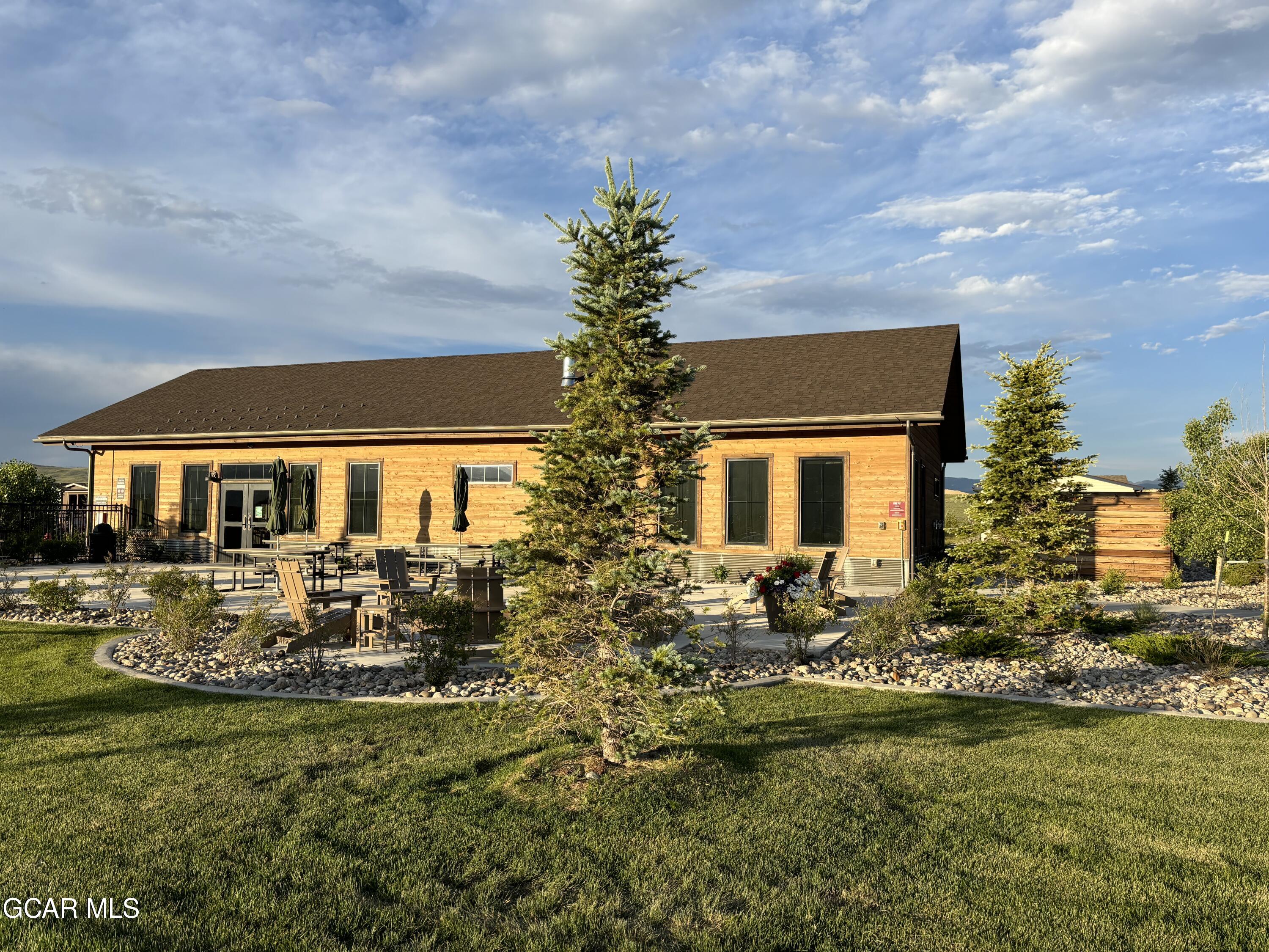 551 Summit Trail 157