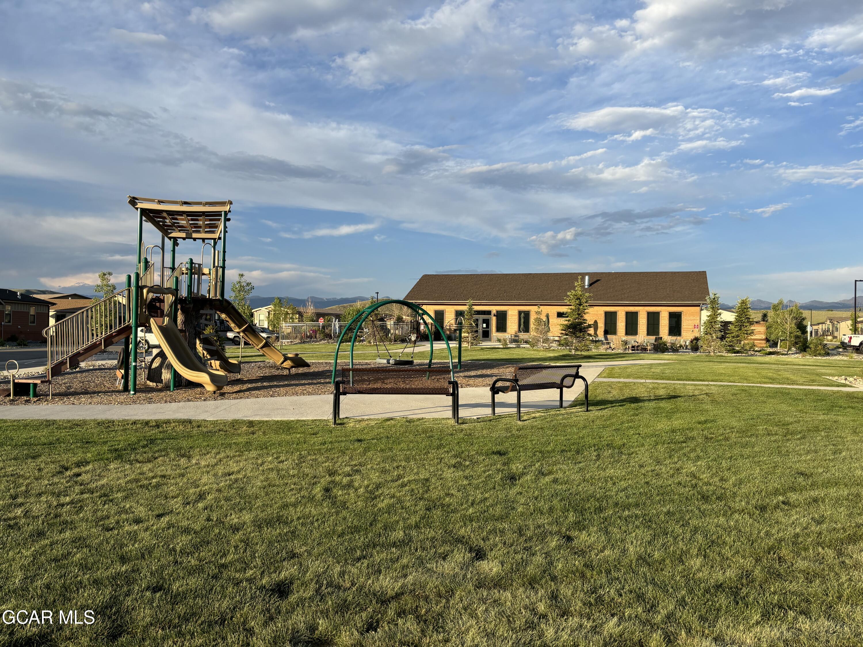 551 Summit Trail 157