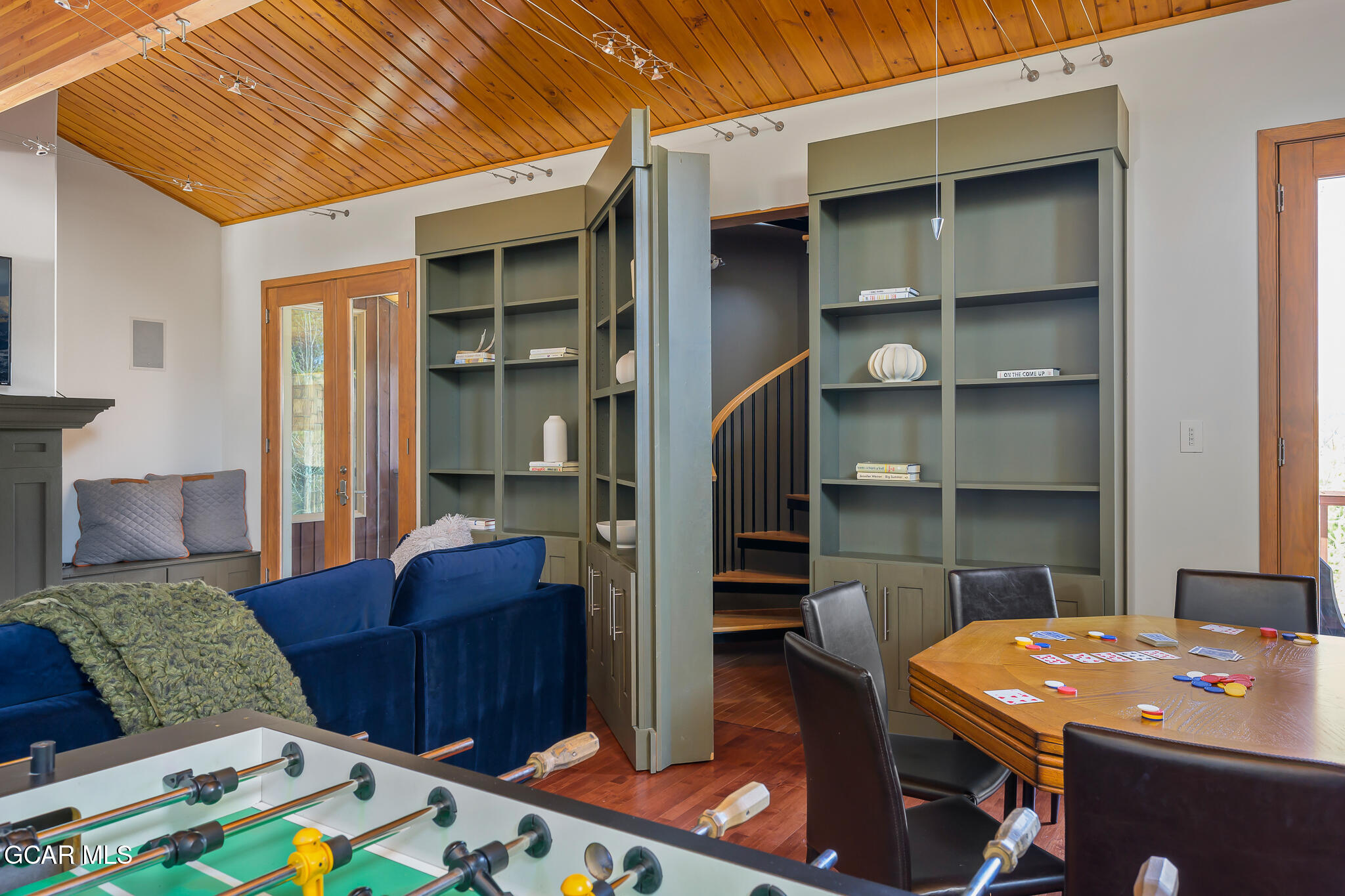 2940 Golf Course Circle