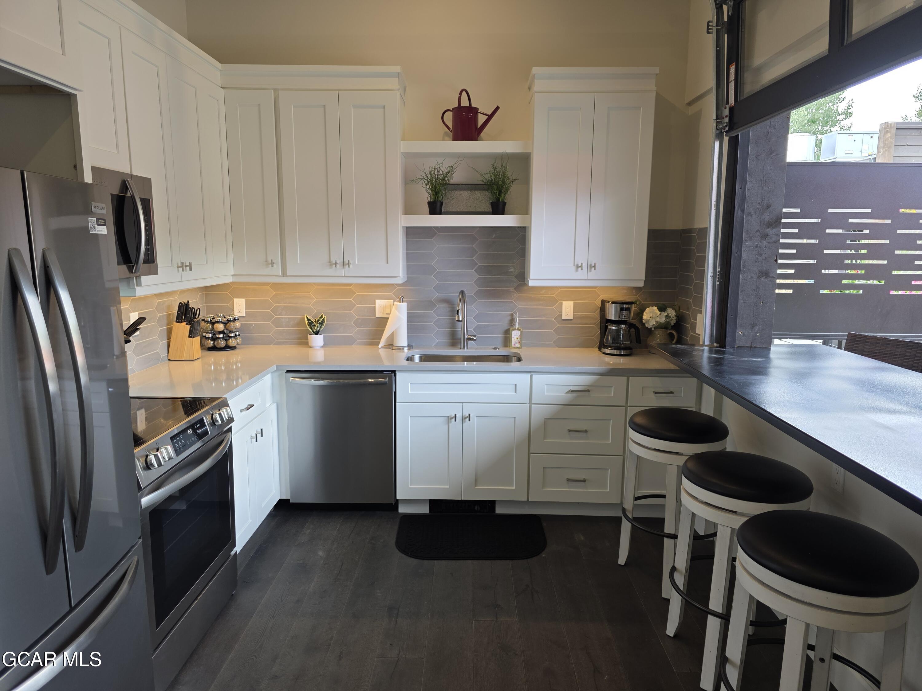 824 GRAND Avenue 115