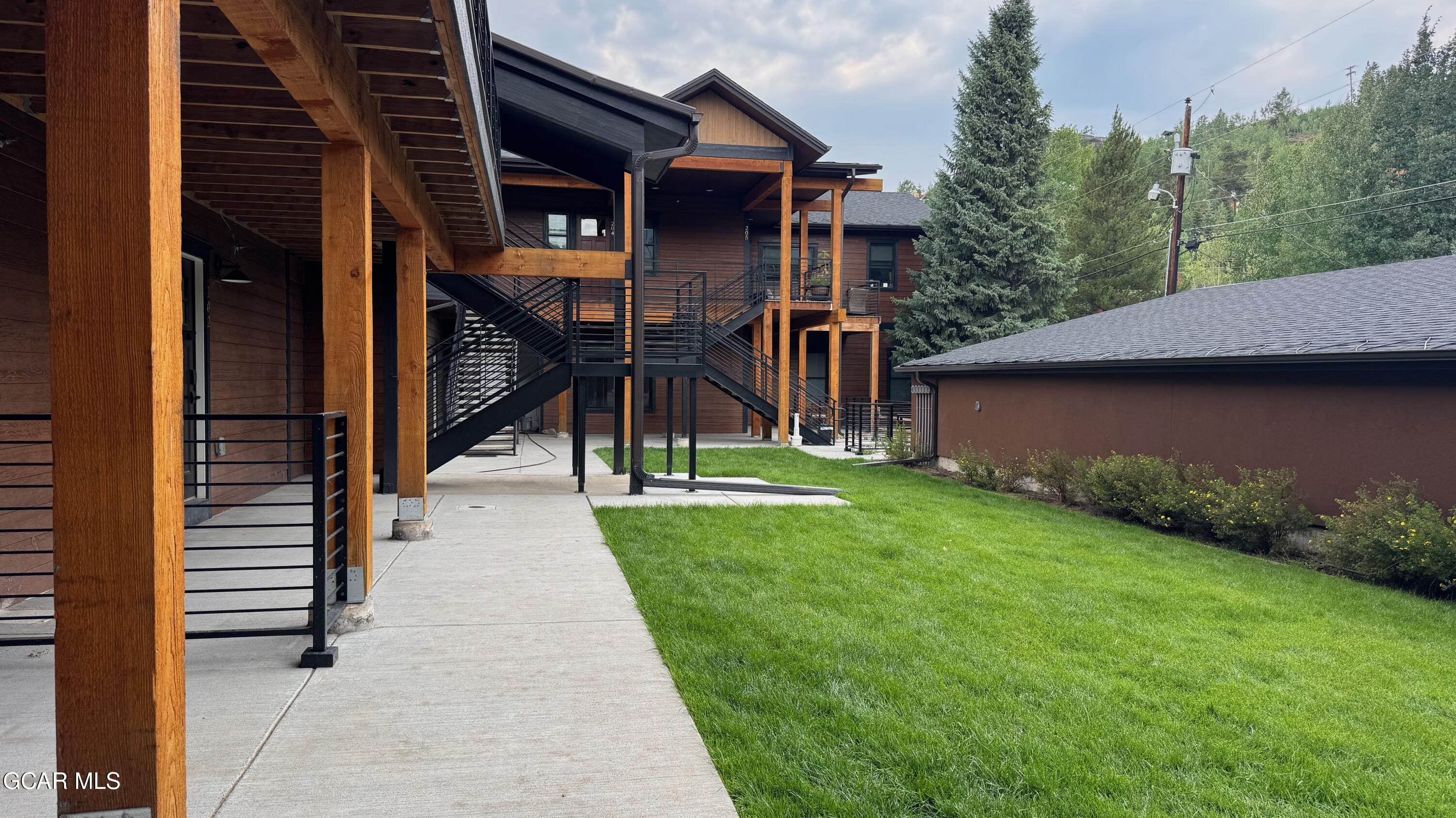 505 GRAND Avenue 202