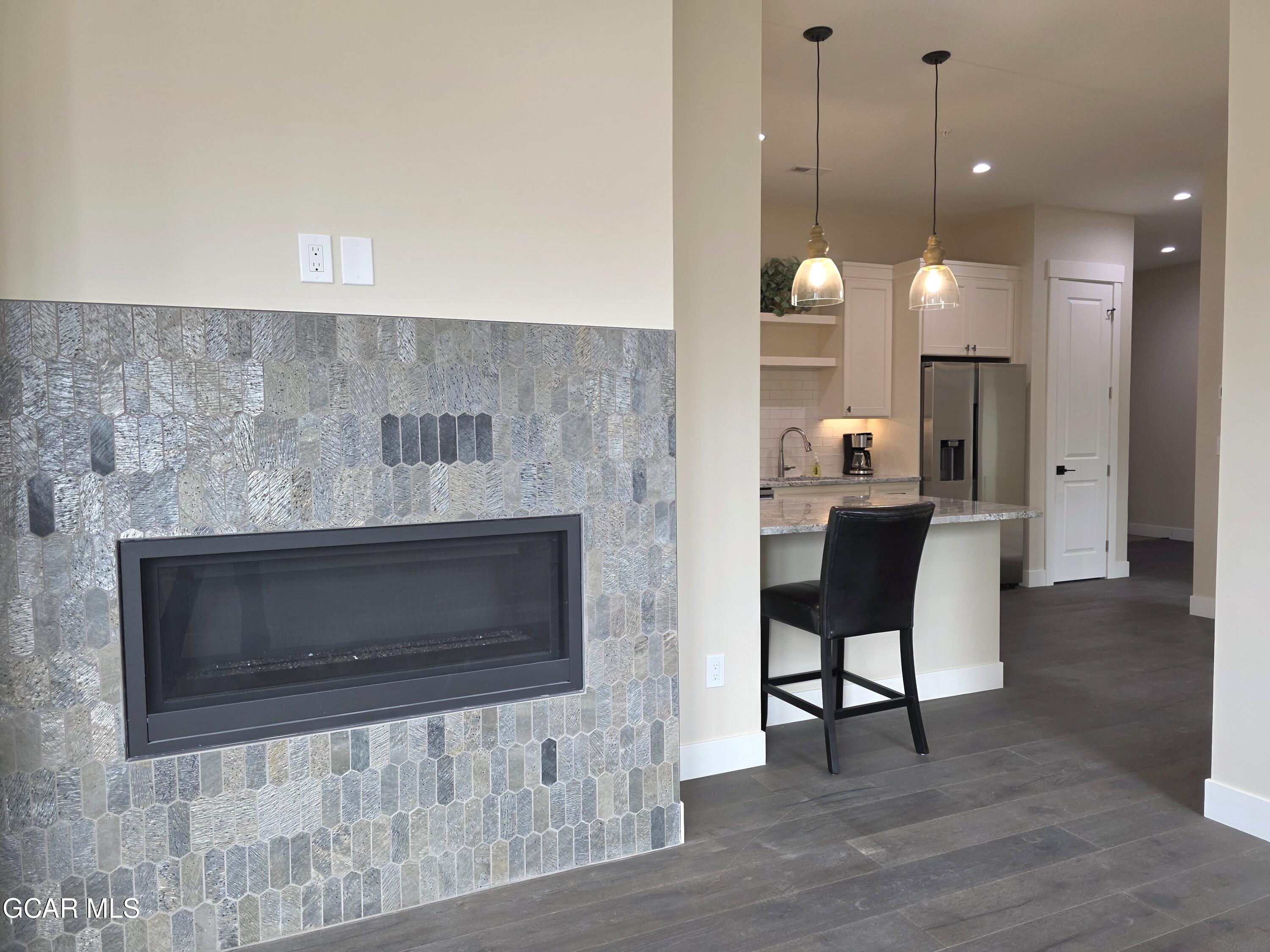 505 GRAND Avenue 202