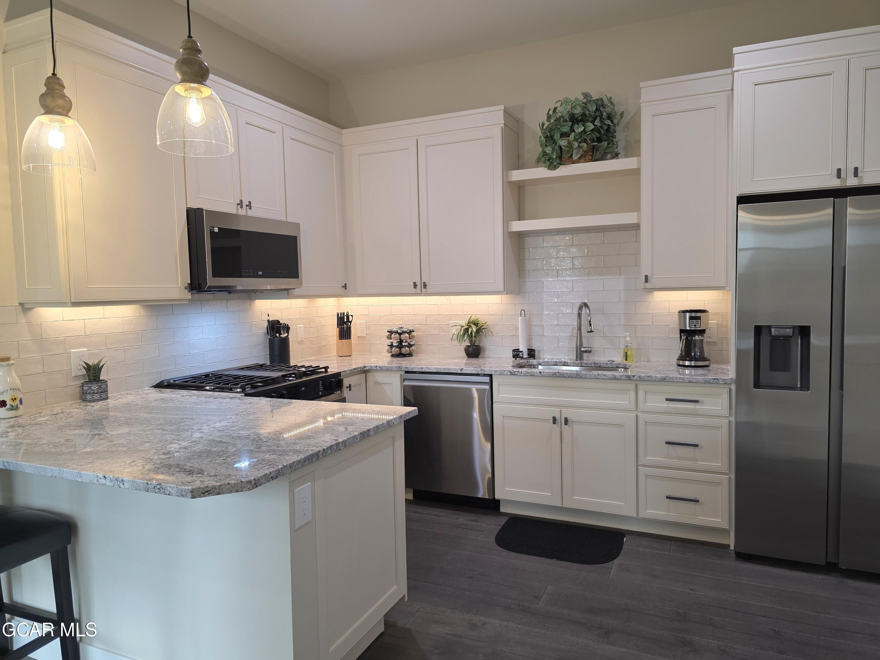 505 GRAND Avenue 202