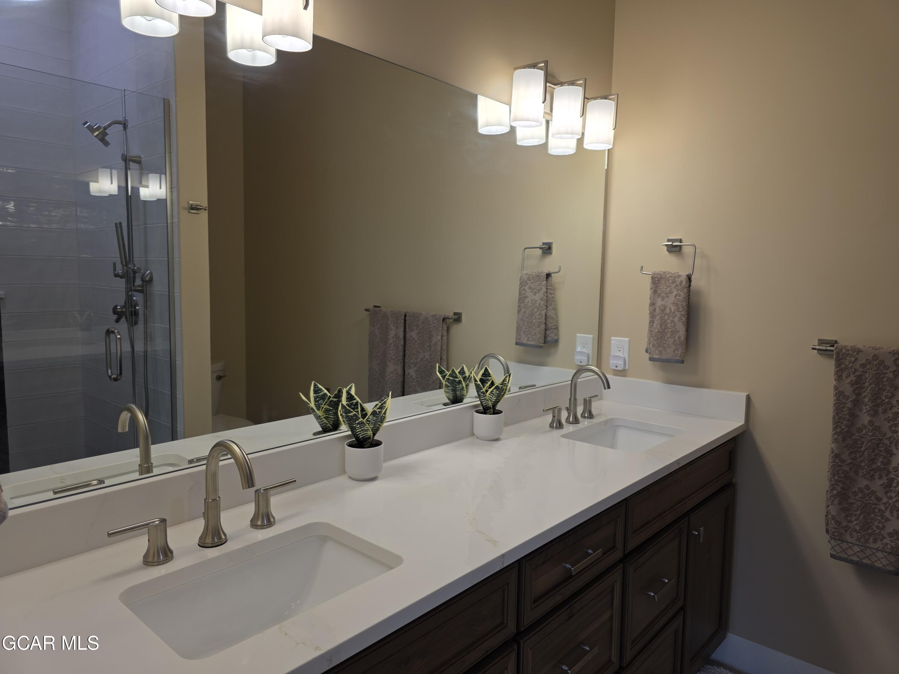 505 GRAND Avenue 202