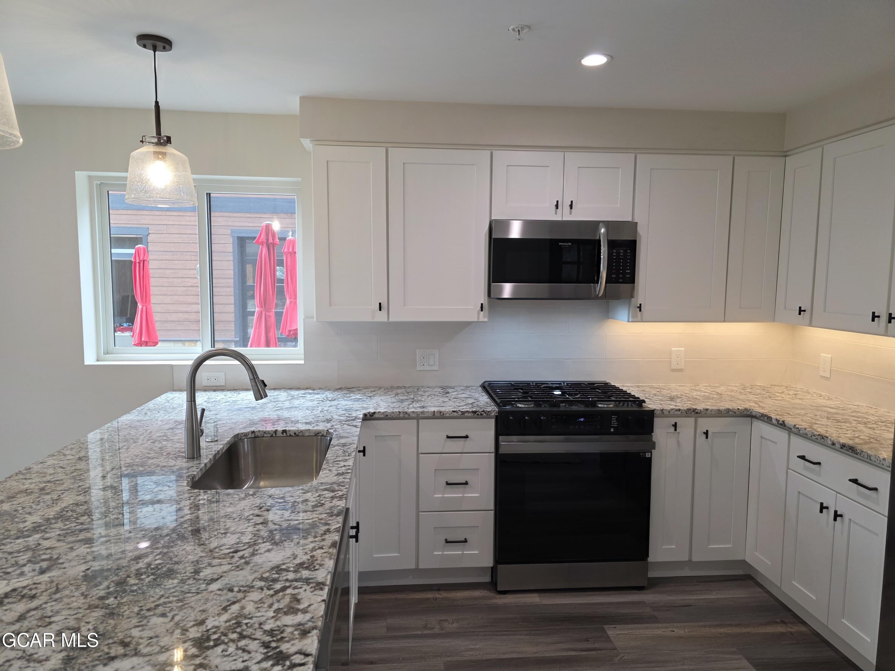 505 GRAND Avenue 102