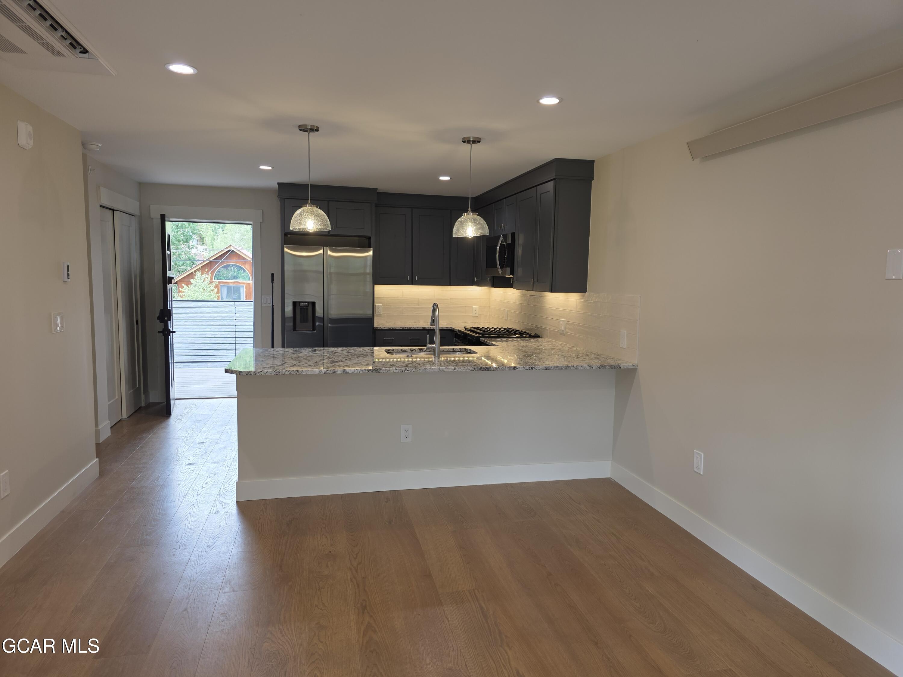 505 GRAND Avenue 207