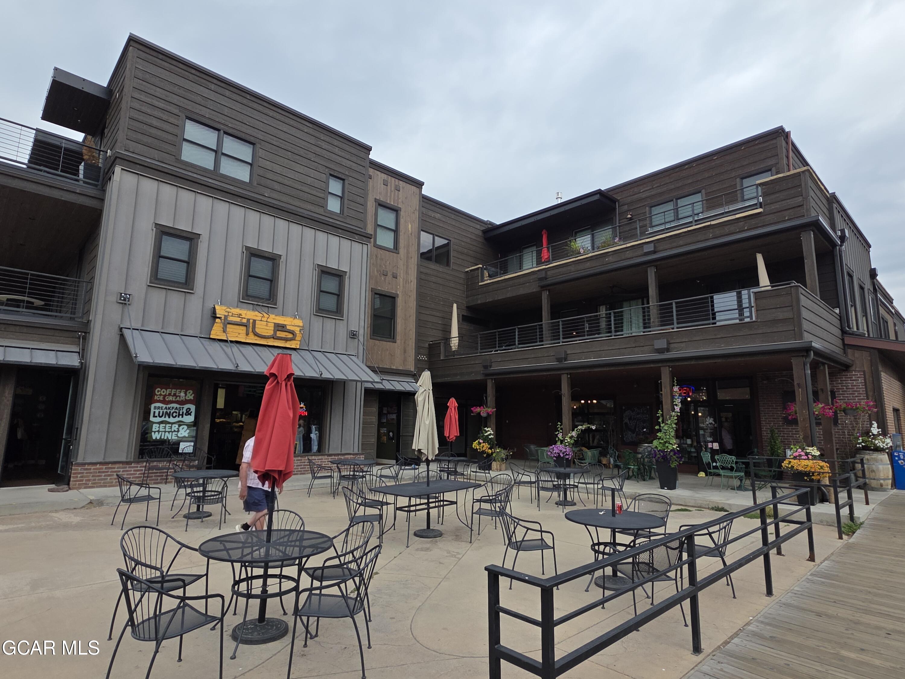 828 GRAND Avenue 208